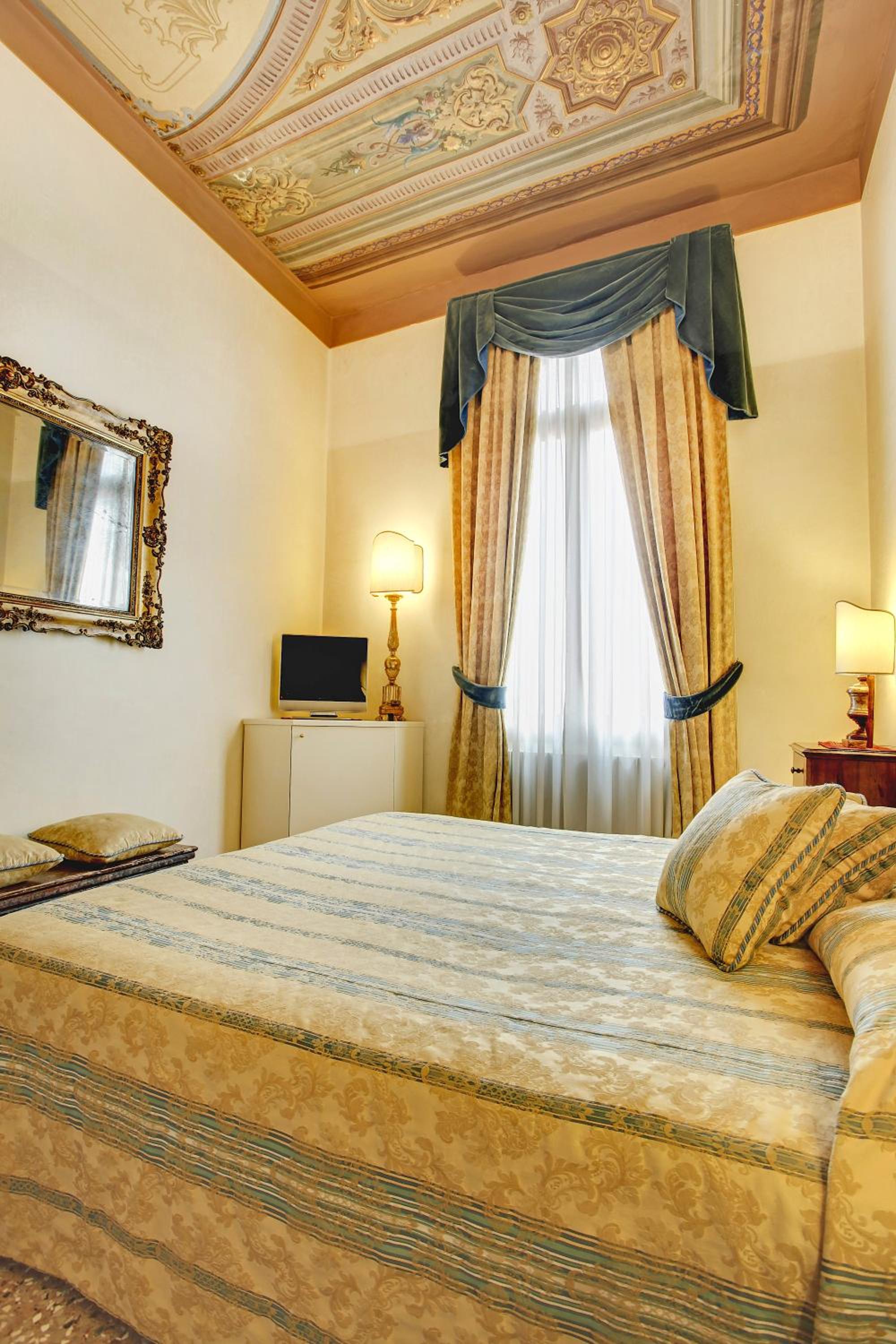 Palazzo Schiavoni Residenza d'epoca & Suite-Apartments photo 5