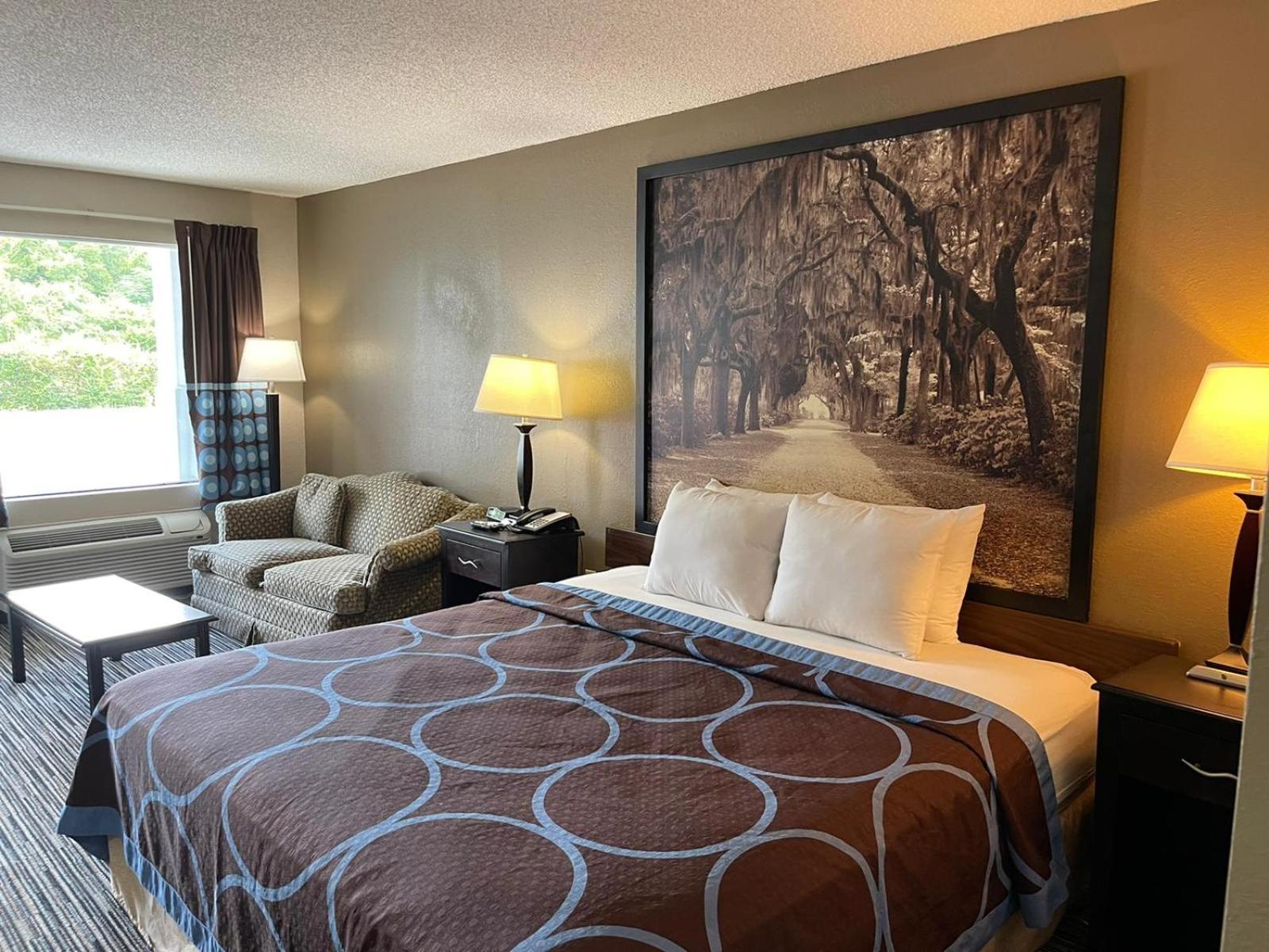 Super 8 by Wyndham Elberton - Property Image 13