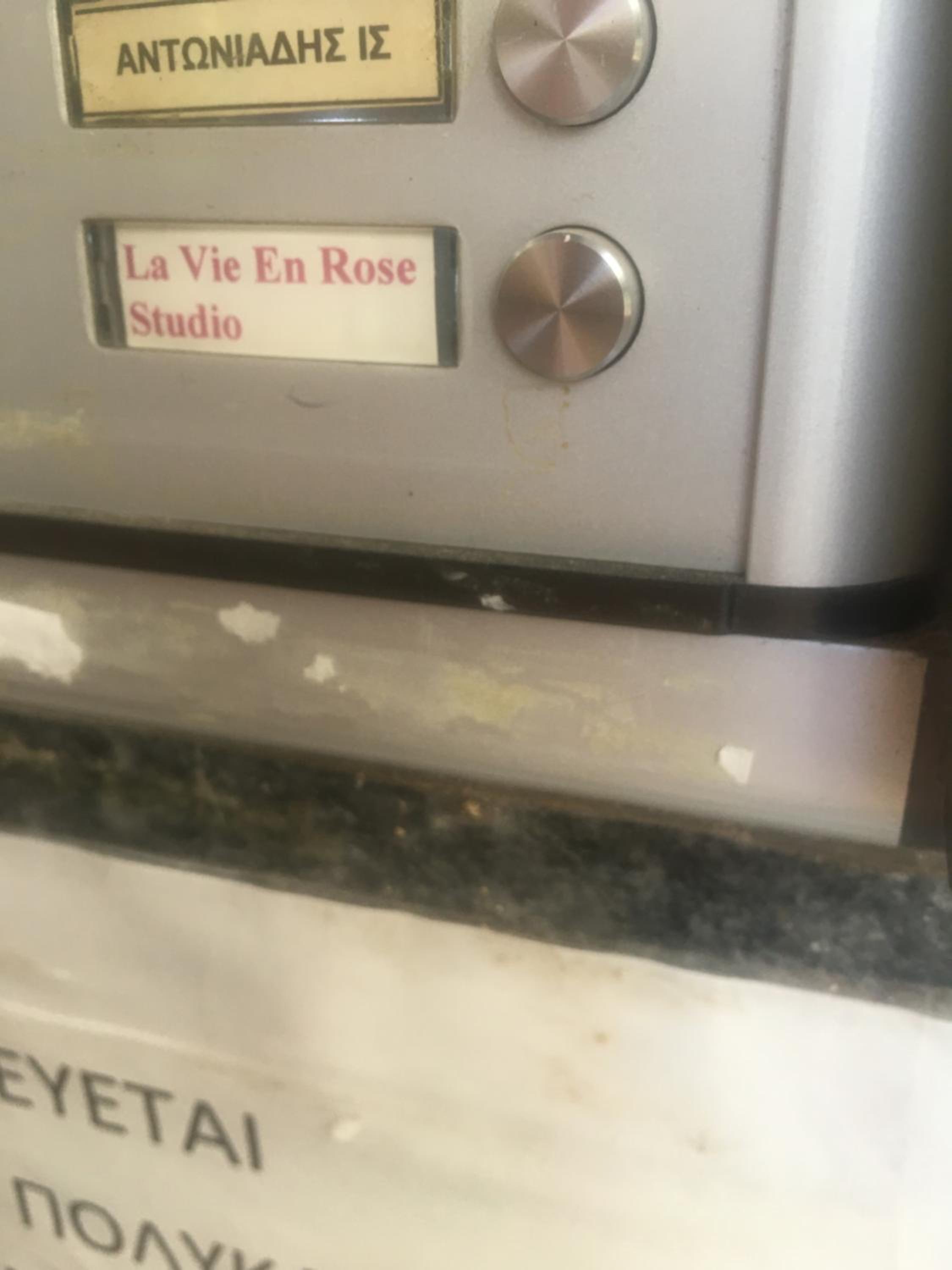 La Vie En Rose Studio,close to beach, Paleo Faliro