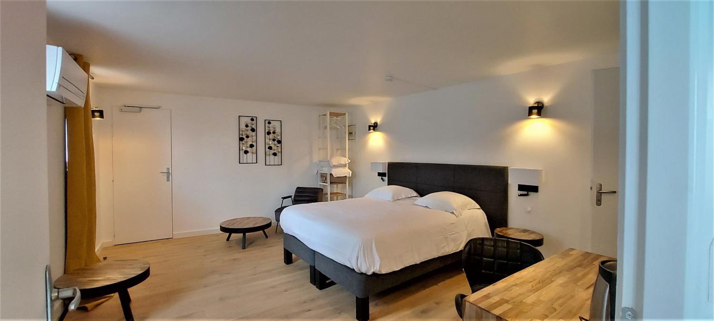 Evreux Vacations - Hotel de Normandie - Property Image 4