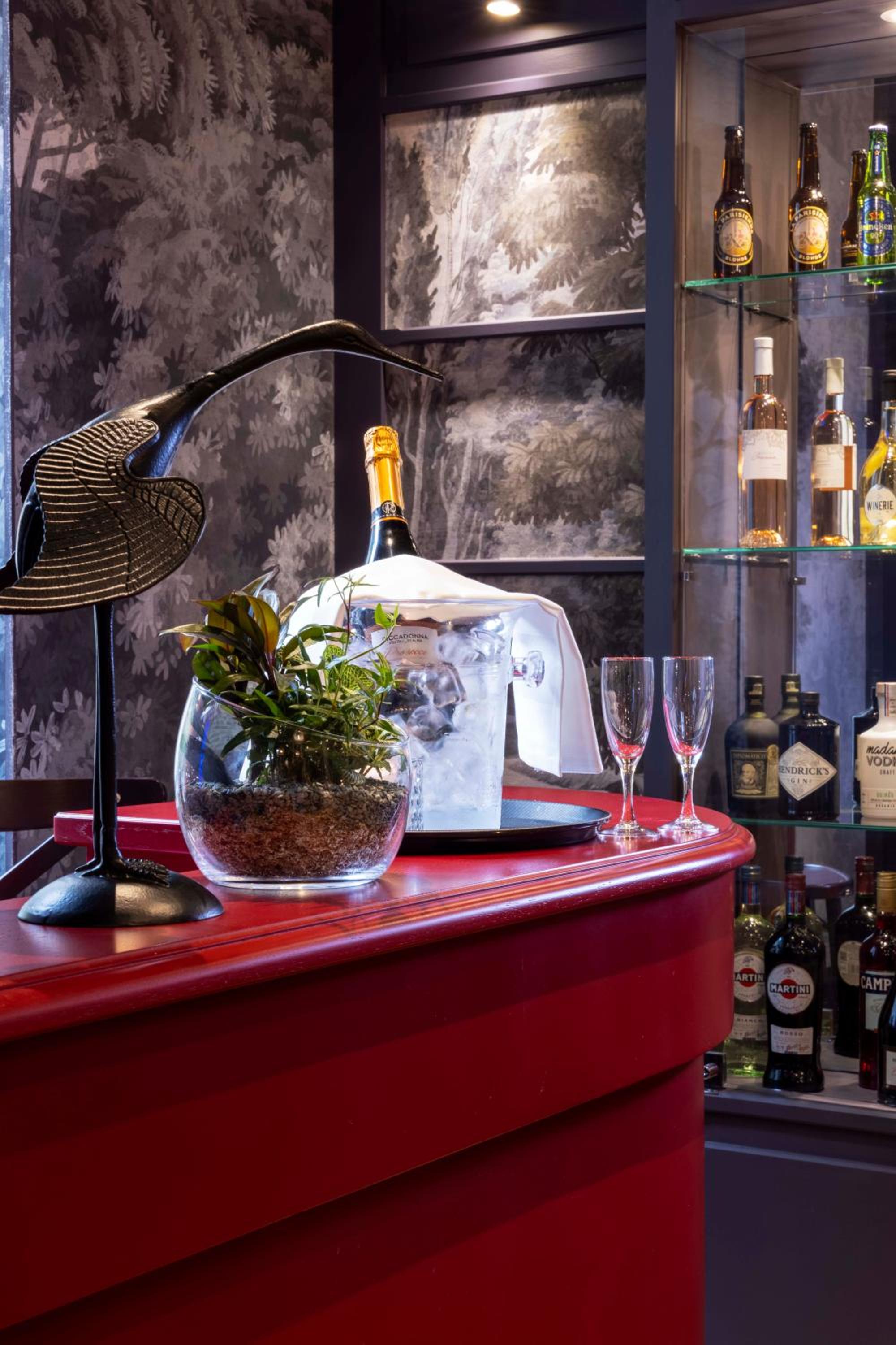bar