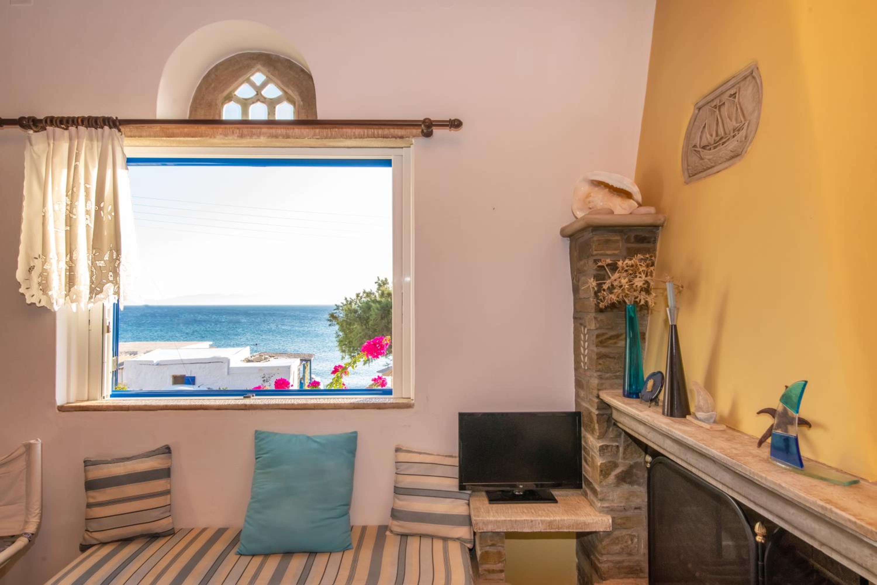 Traditional house by the sea view 5