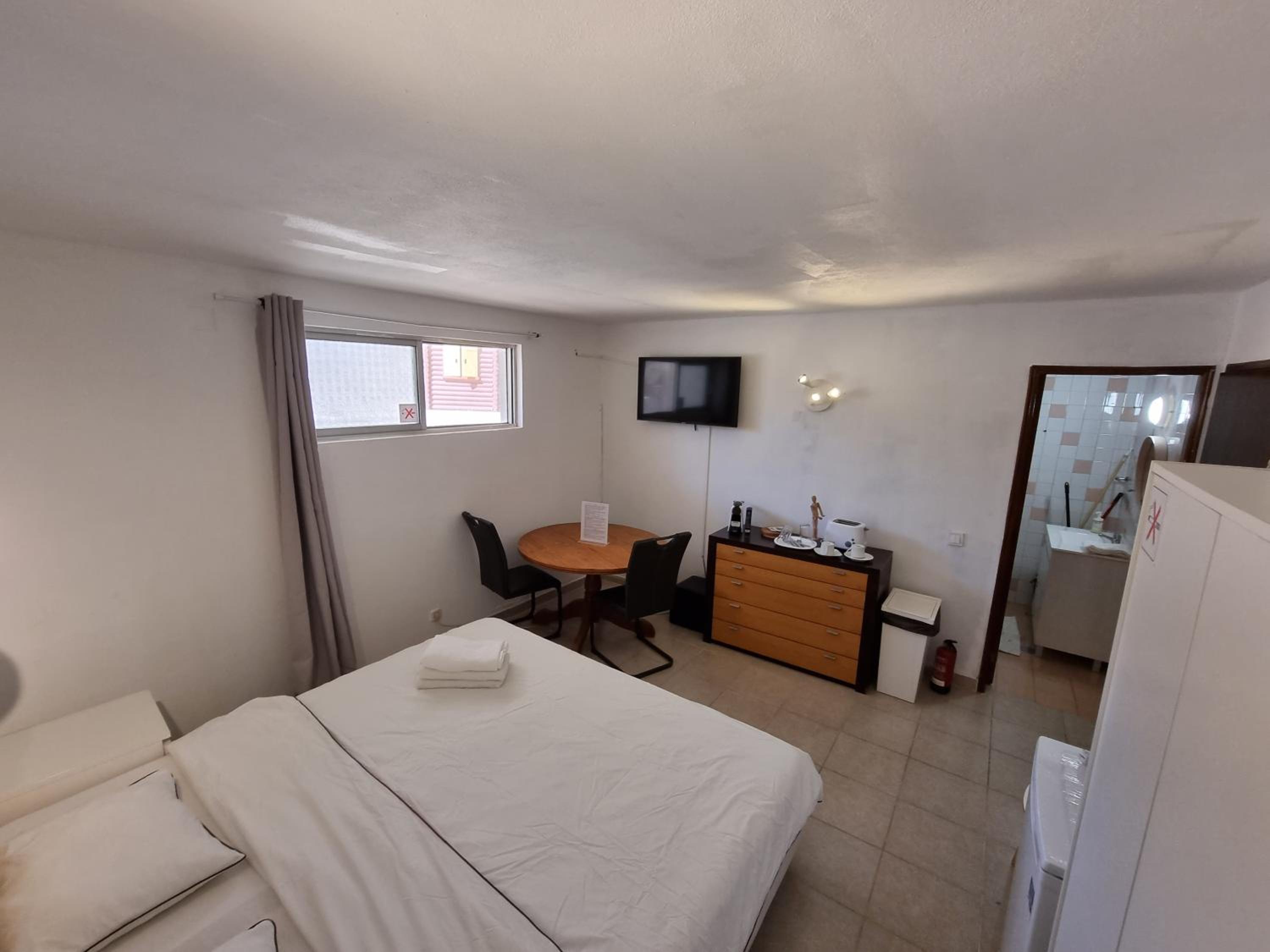 AAA APARTAMENTS T0 Piscina Marina view 5