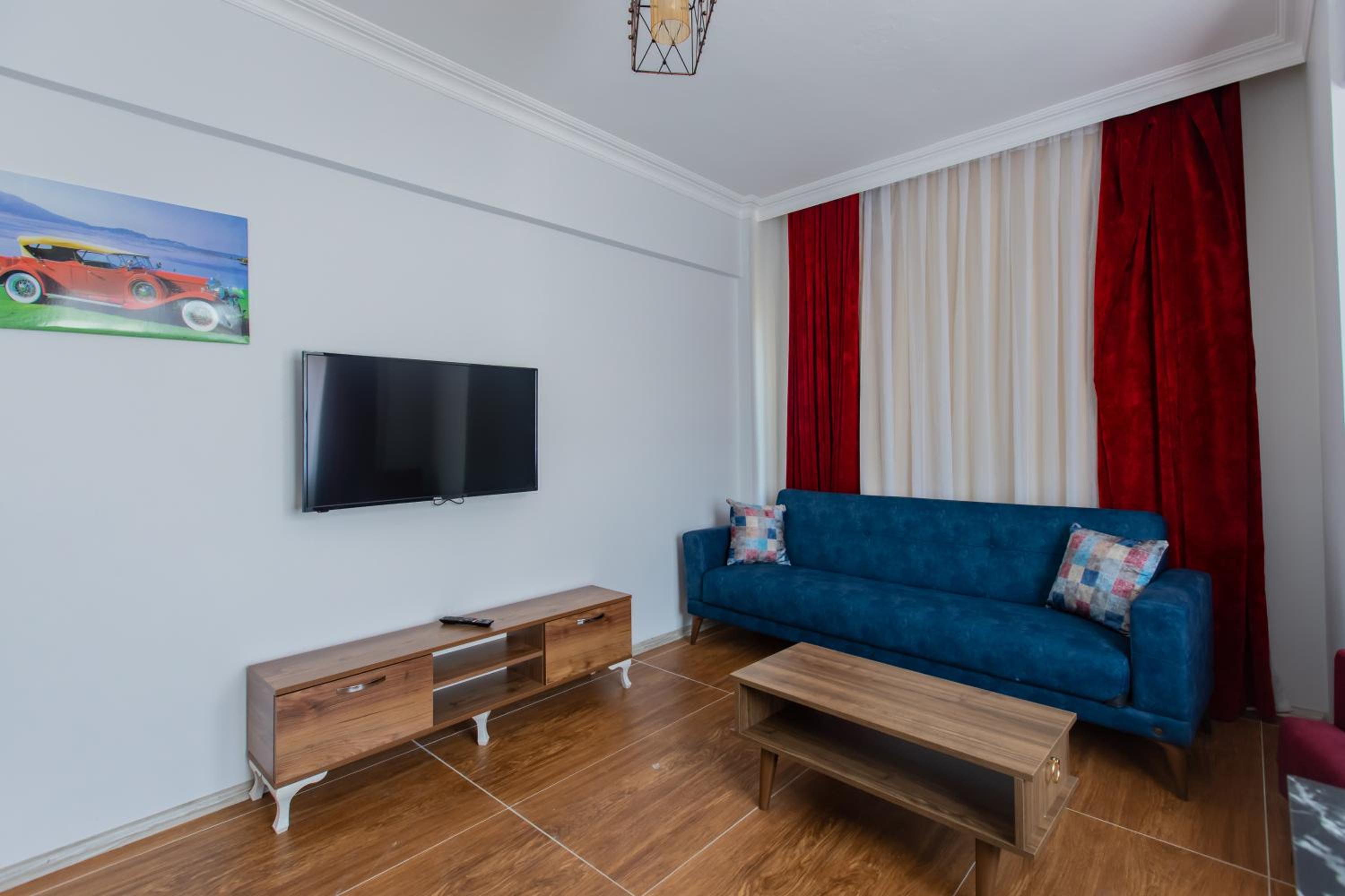 Side Vacations - Bellissima Hotel - Property Image 4