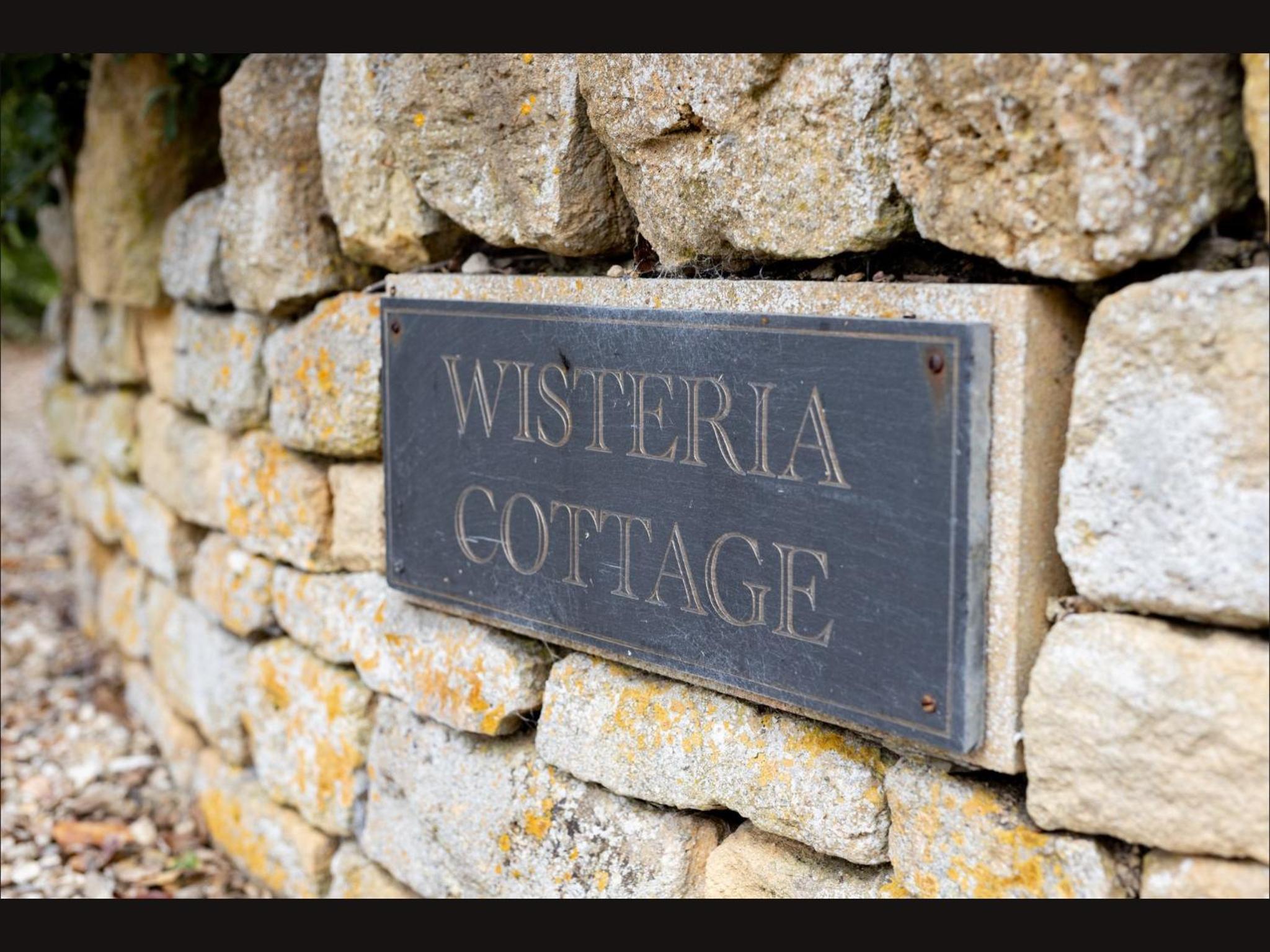 Wisteria Cottage , Pretty Cotswold Cottage close to Chipping Campden view 3
