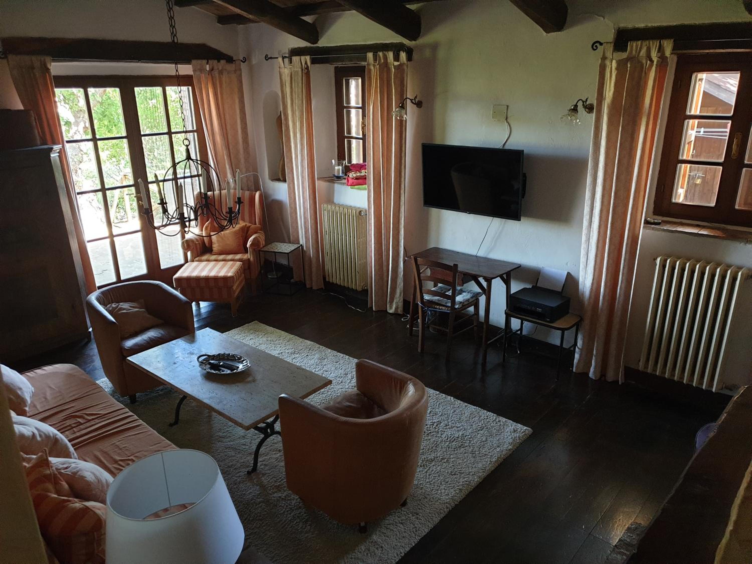 Le Querciolaie Monte Cavallo - lower apartment view 5
