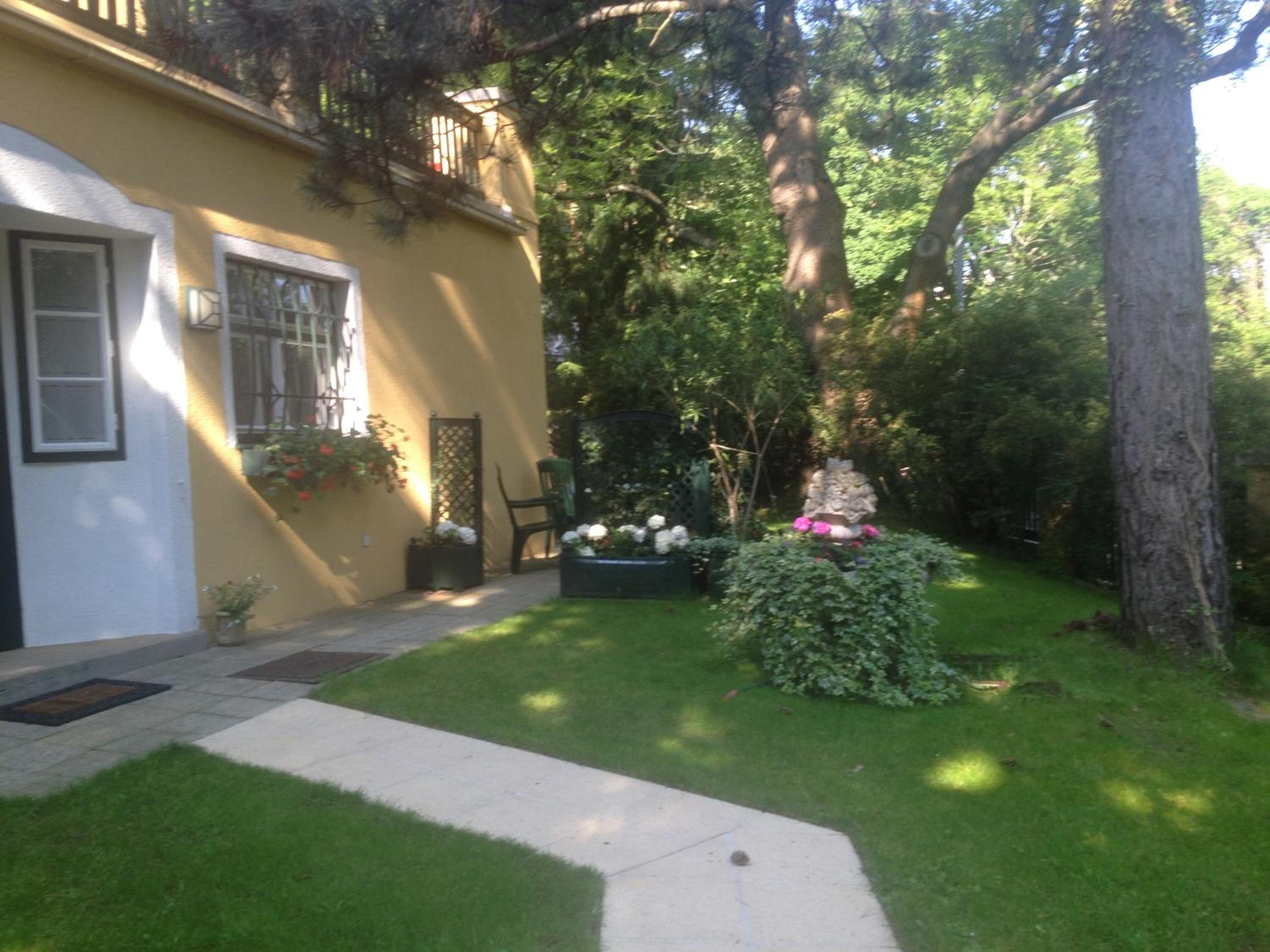 Exquisites Gartenapartment in eleganter Jugendstilvilla