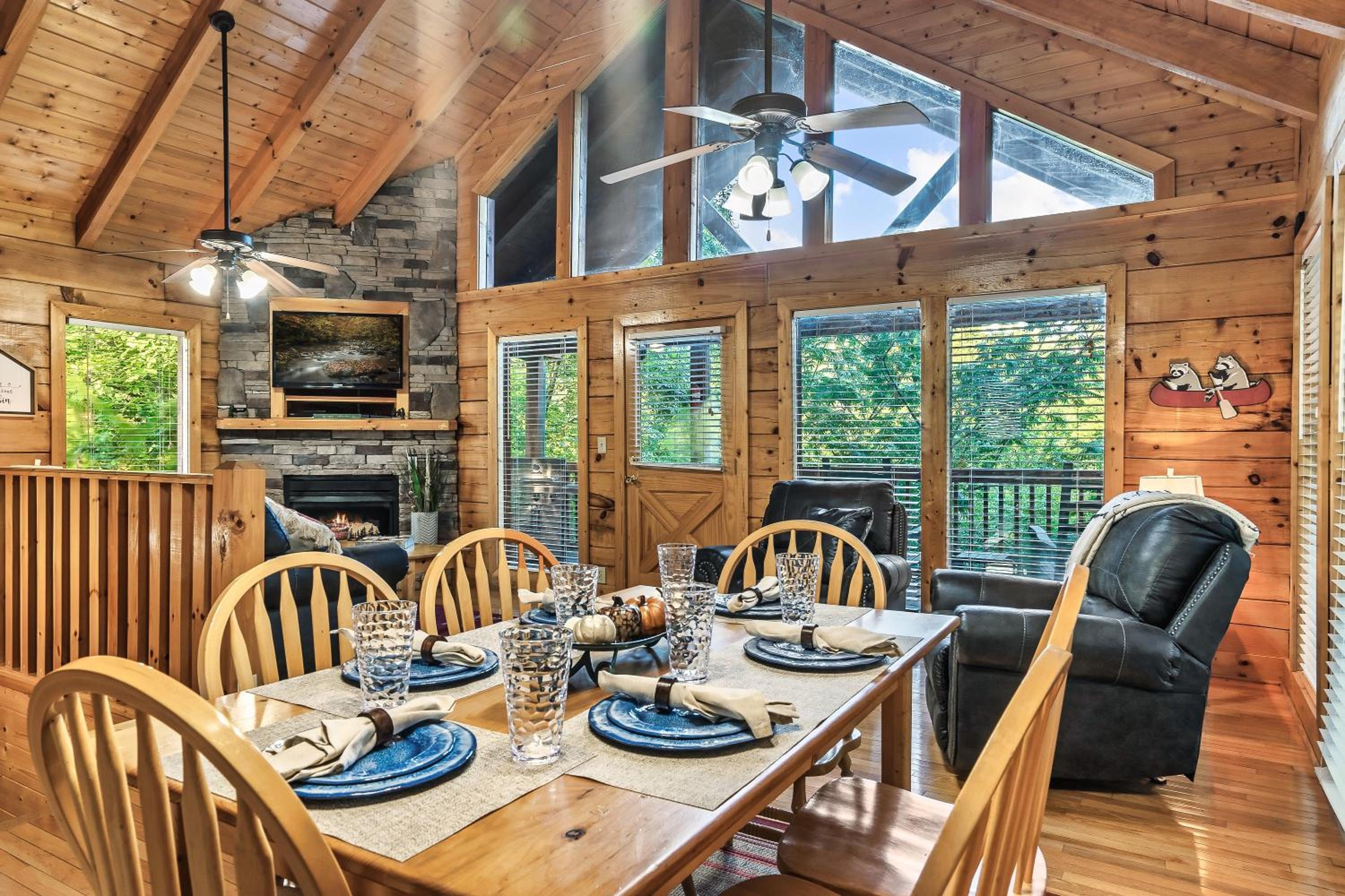 Cozy log cabin!! In heart of PF & close to the Smokies view 3