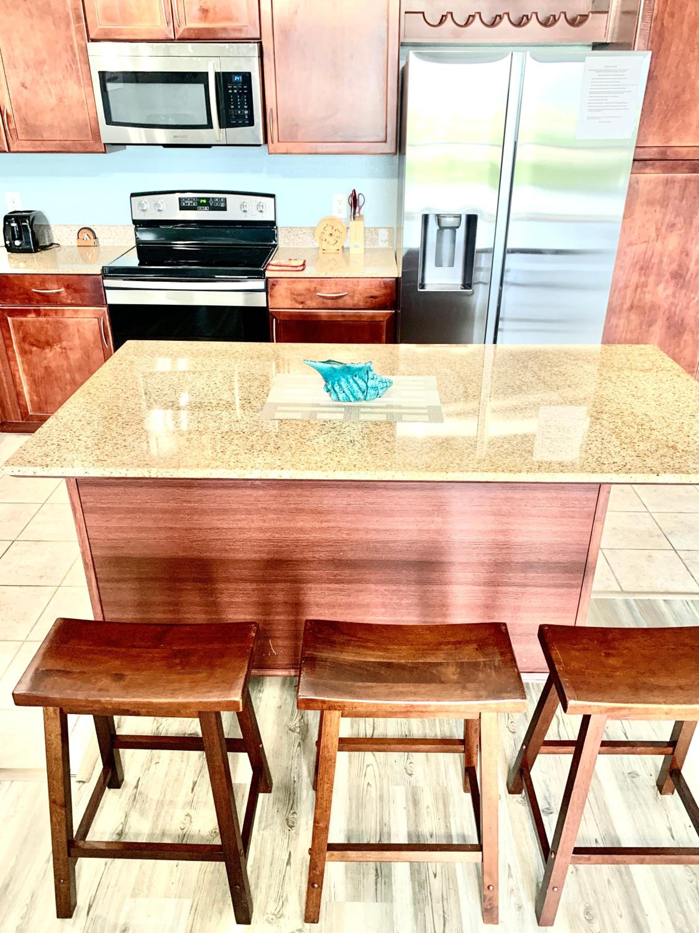 LAKETOWN 5 POOLs STEPS TO BEACH FAMILY FRIENDLY