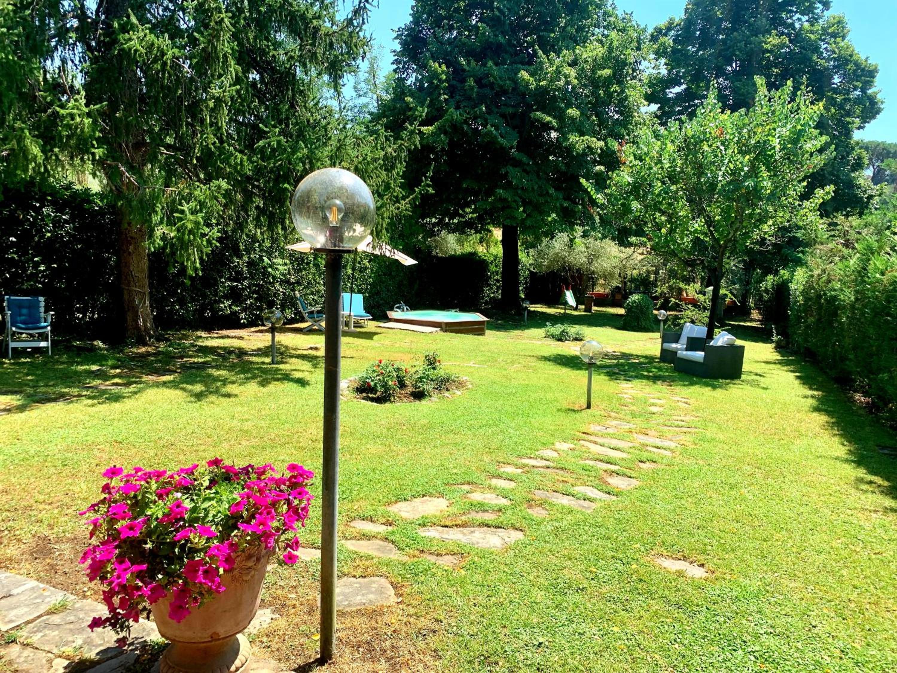 Villa Lia - Apartment in Villa with private garden and Pool