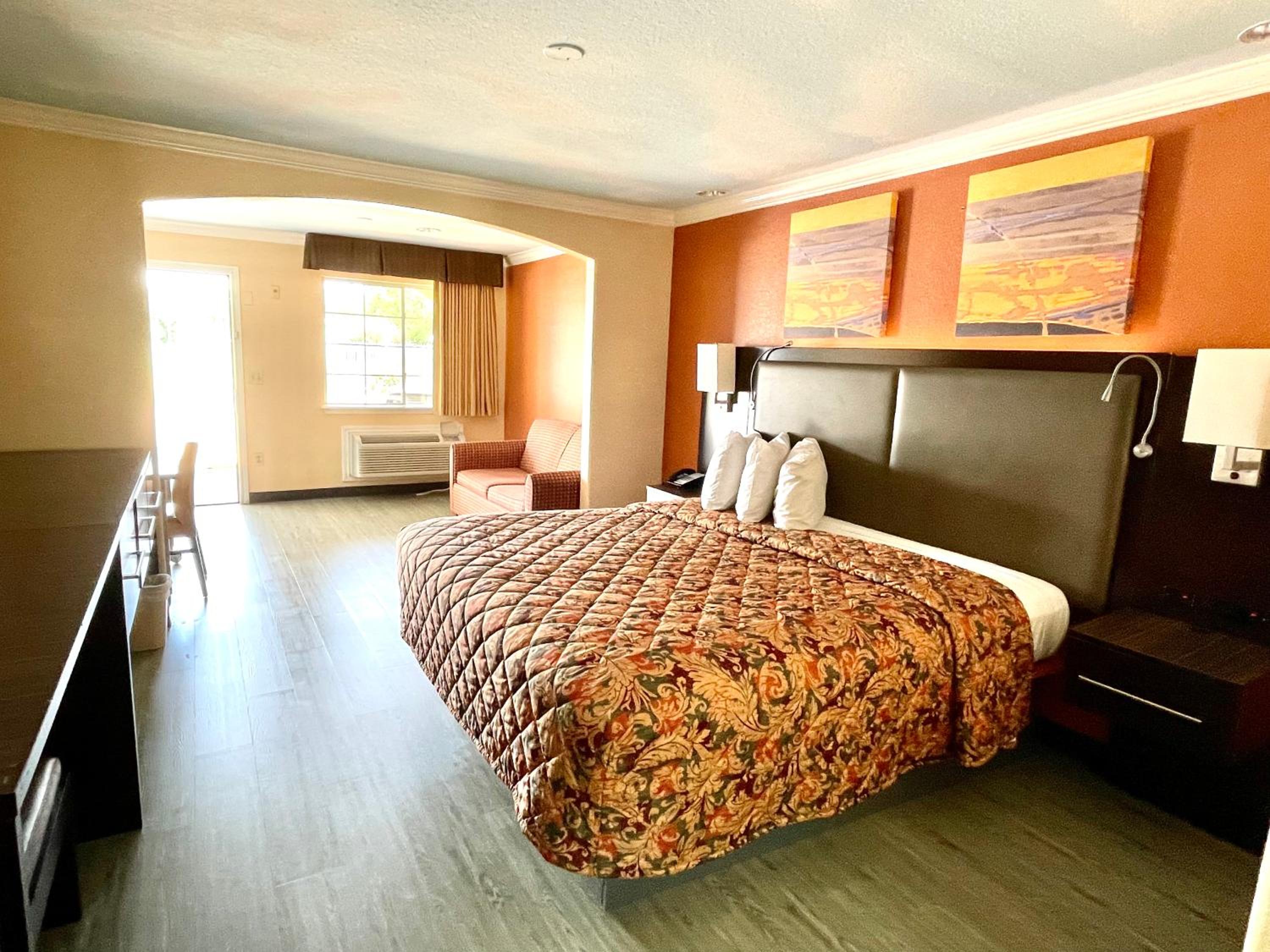 Luxury Inn Liberty