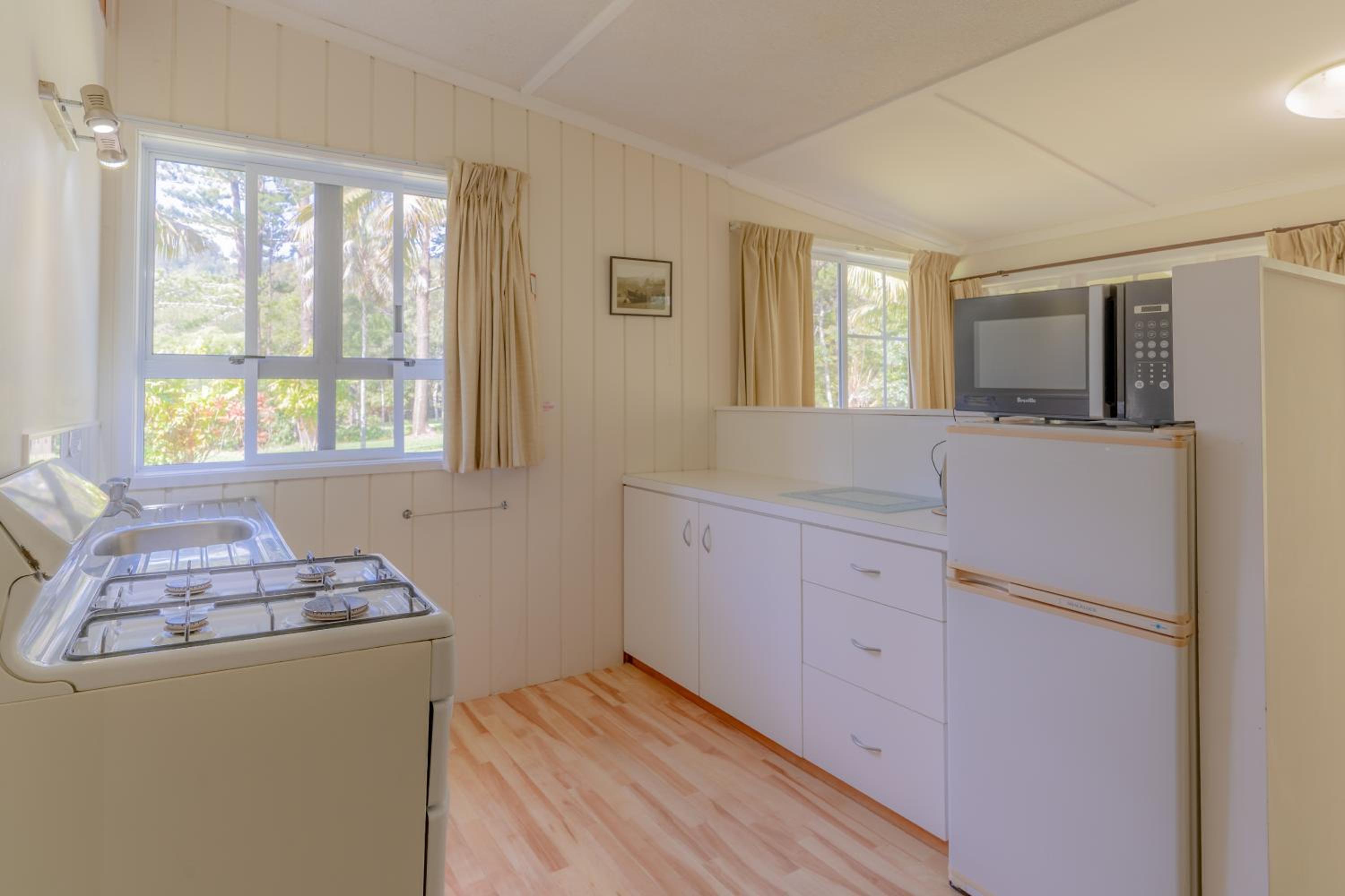 Anson Bay Lodge