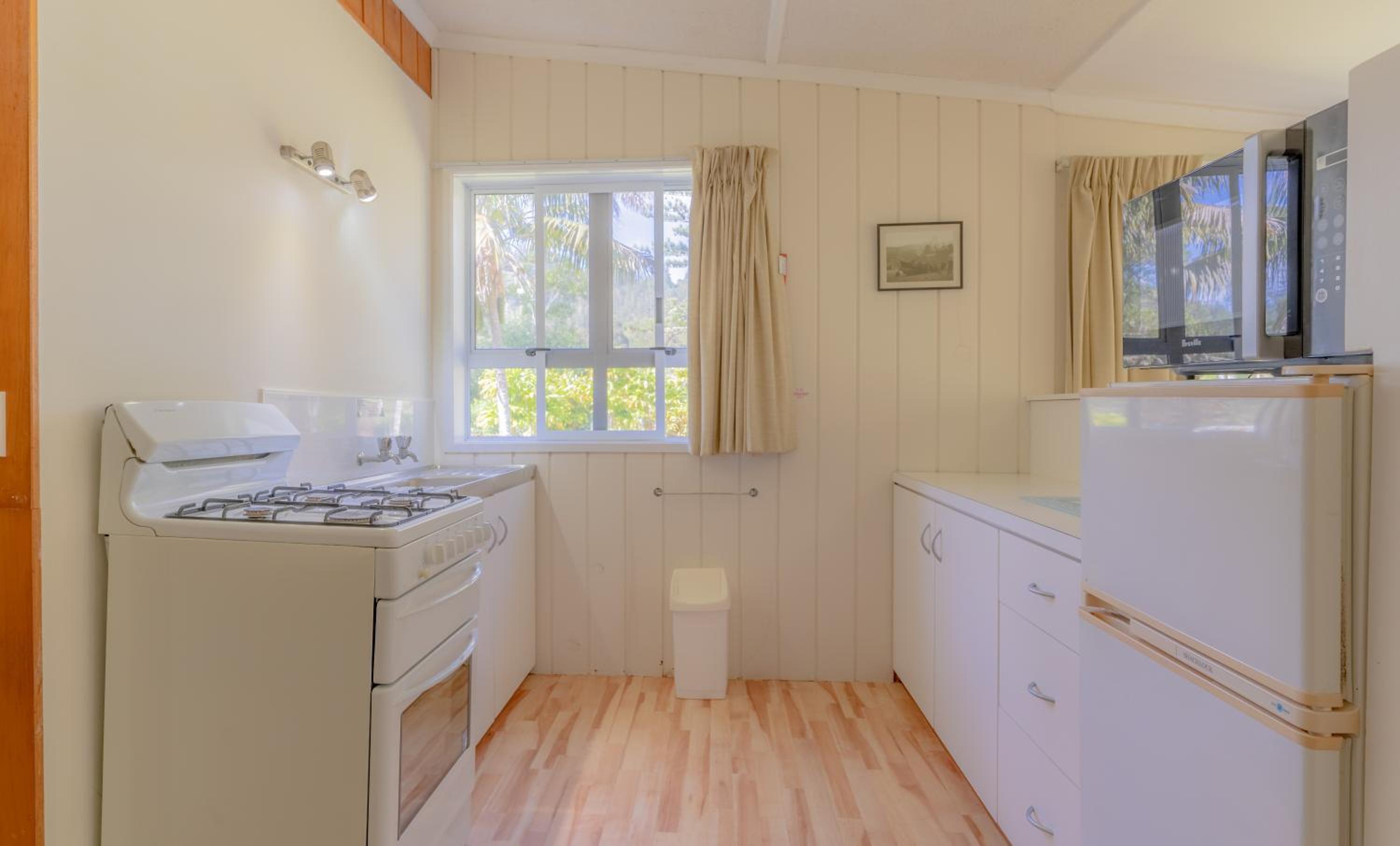 Anson Bay Lodge