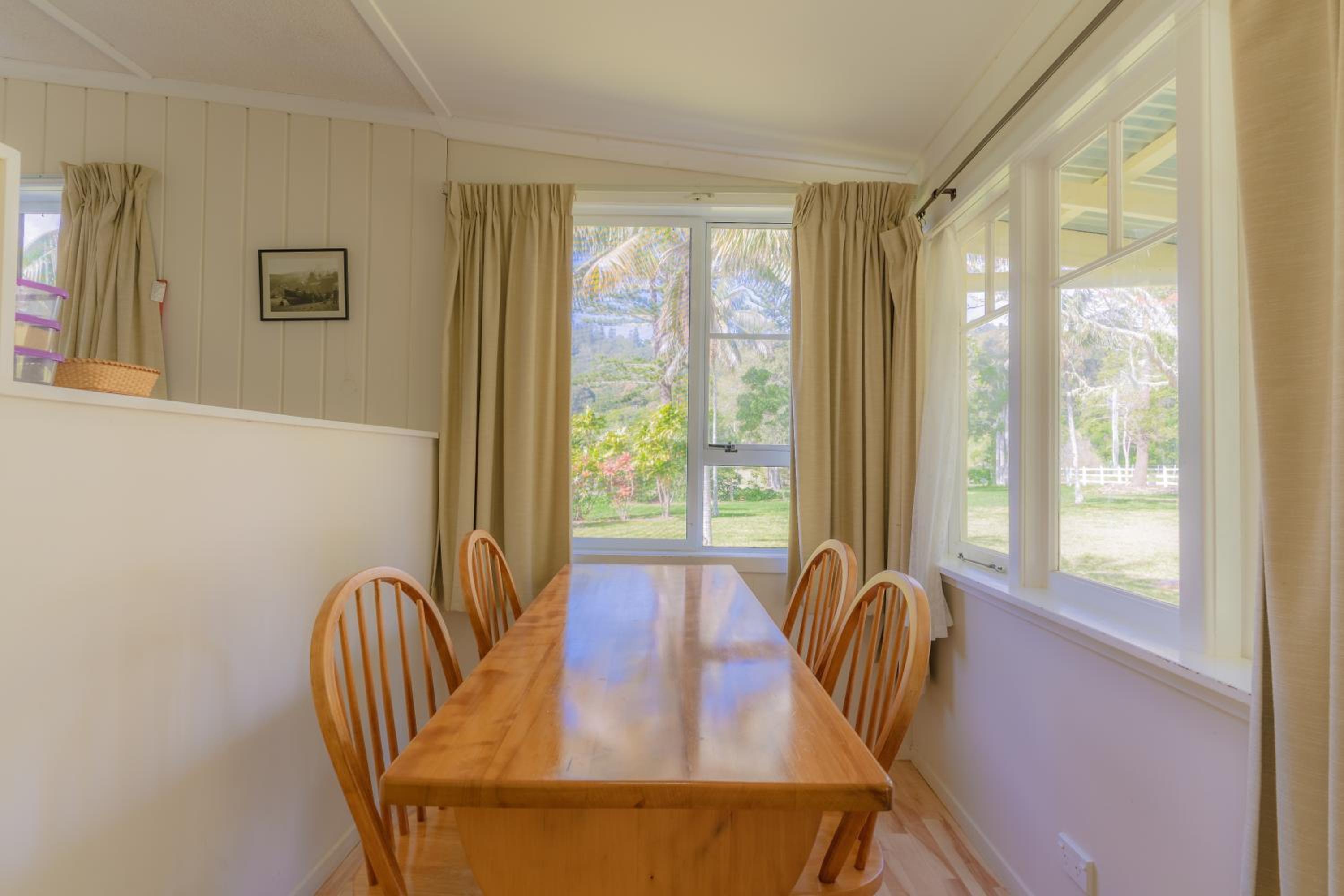 Anson Bay Lodge