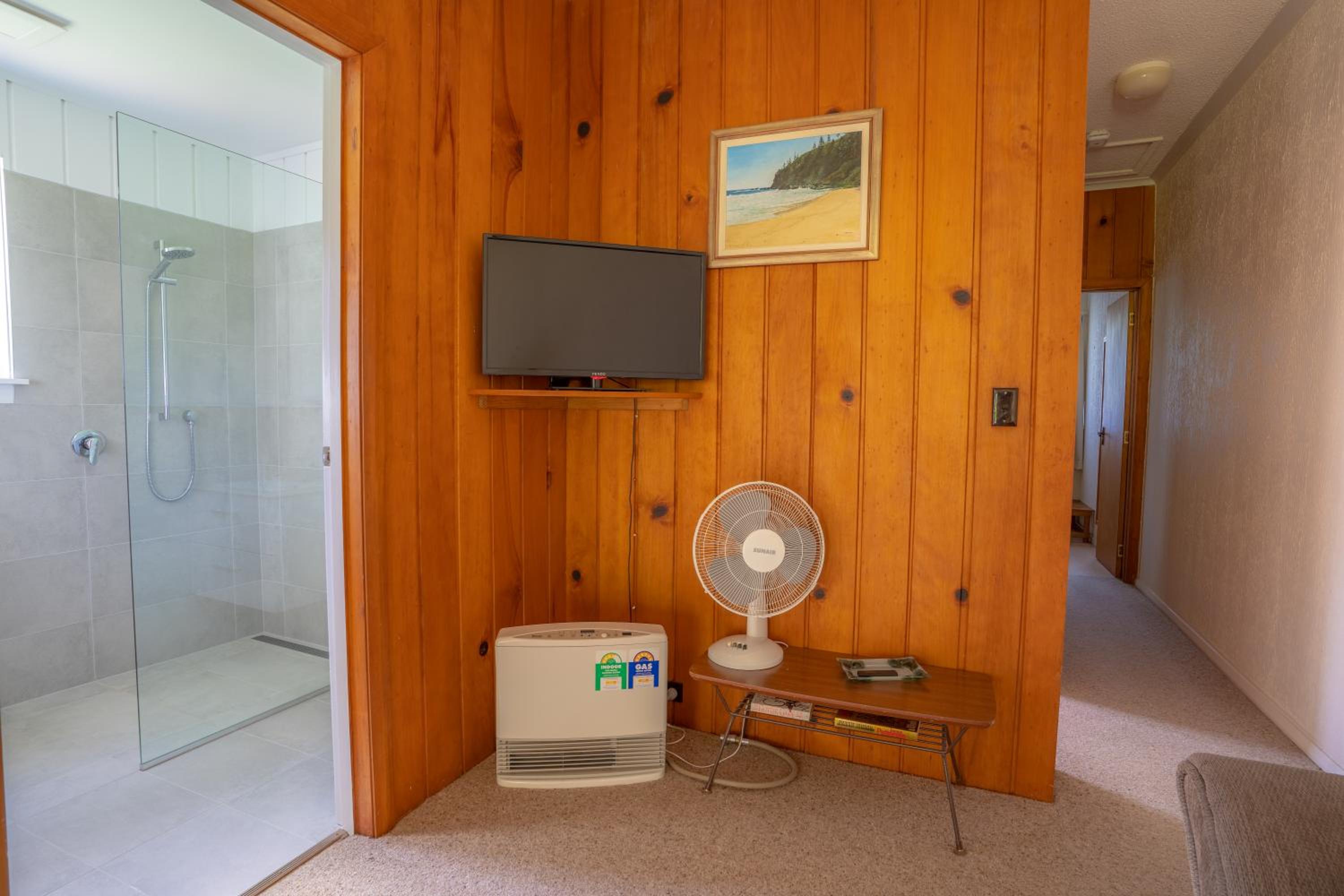 Anson Bay Lodge