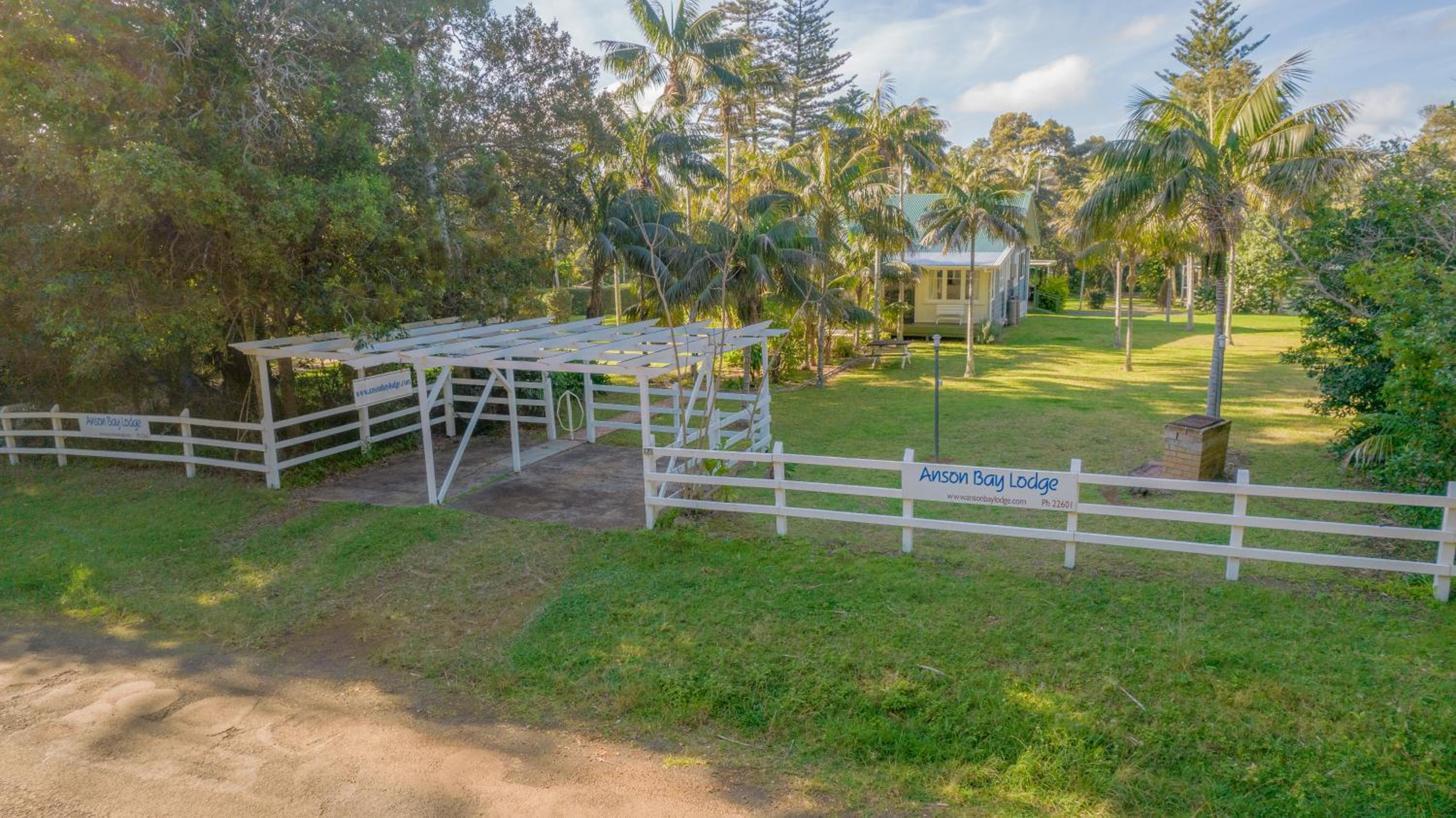 Anson Bay Lodge