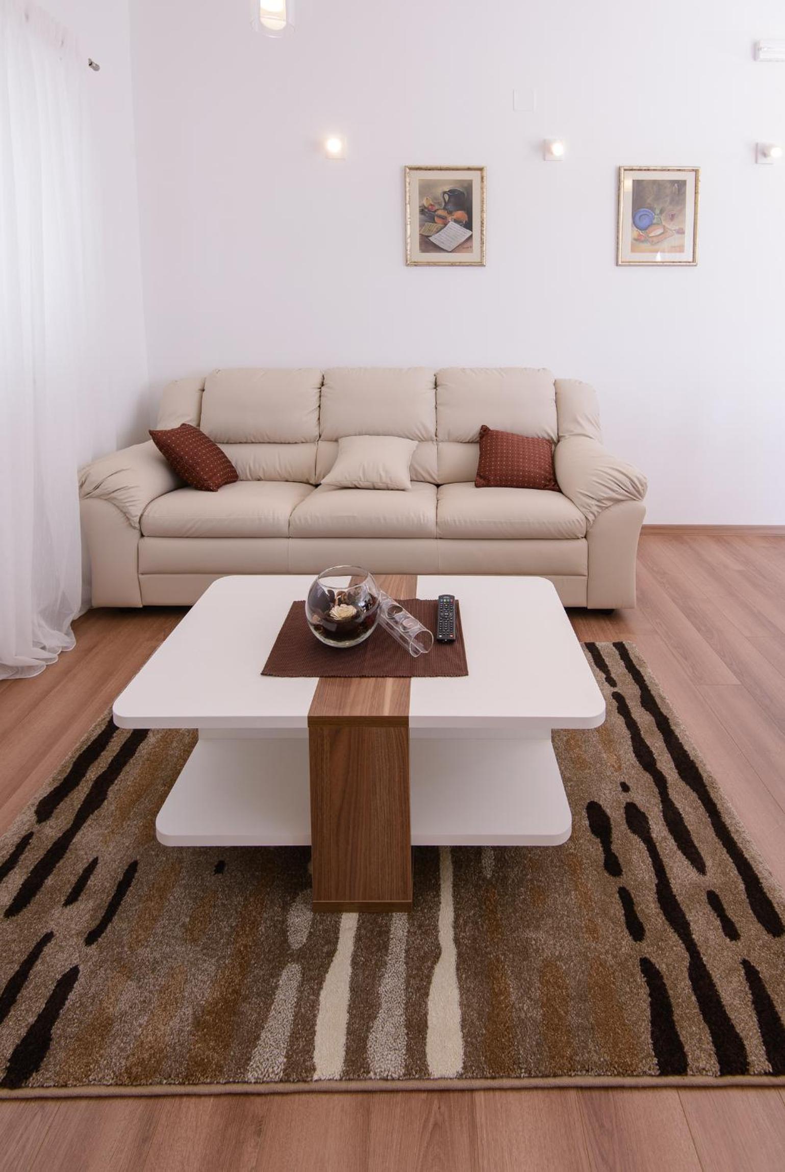 Apartment Violeta 2 with parking