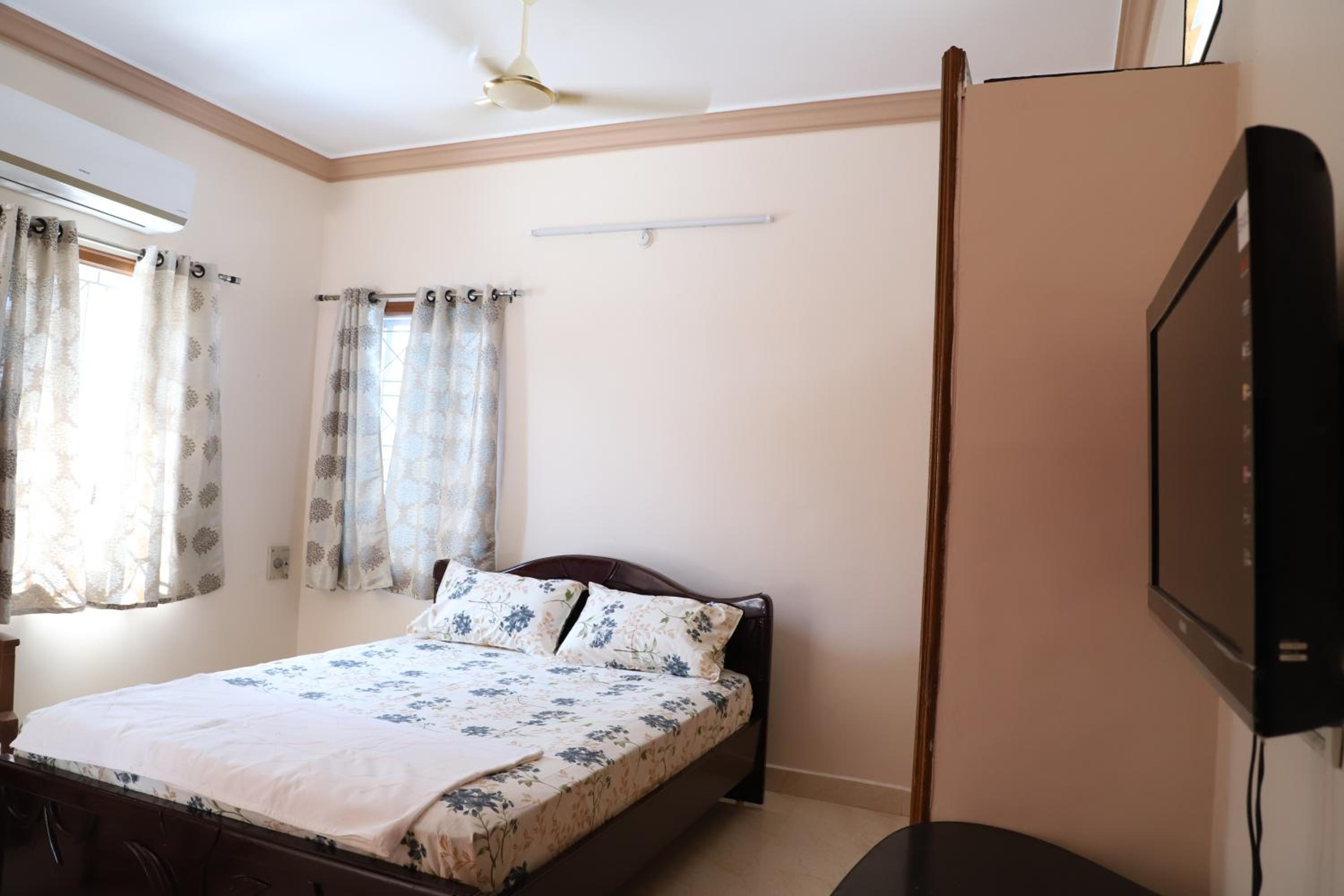 DIVINEHOMESTAY COMFORT SUITE view 5