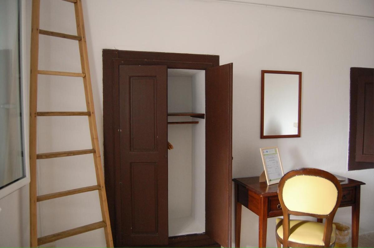 Photo 33