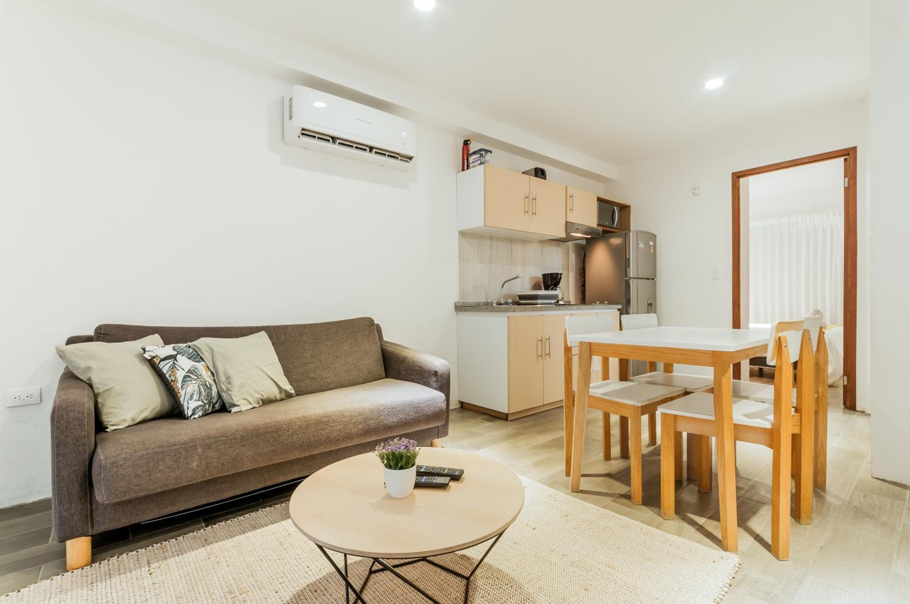 HotelZone L16 Beach Access