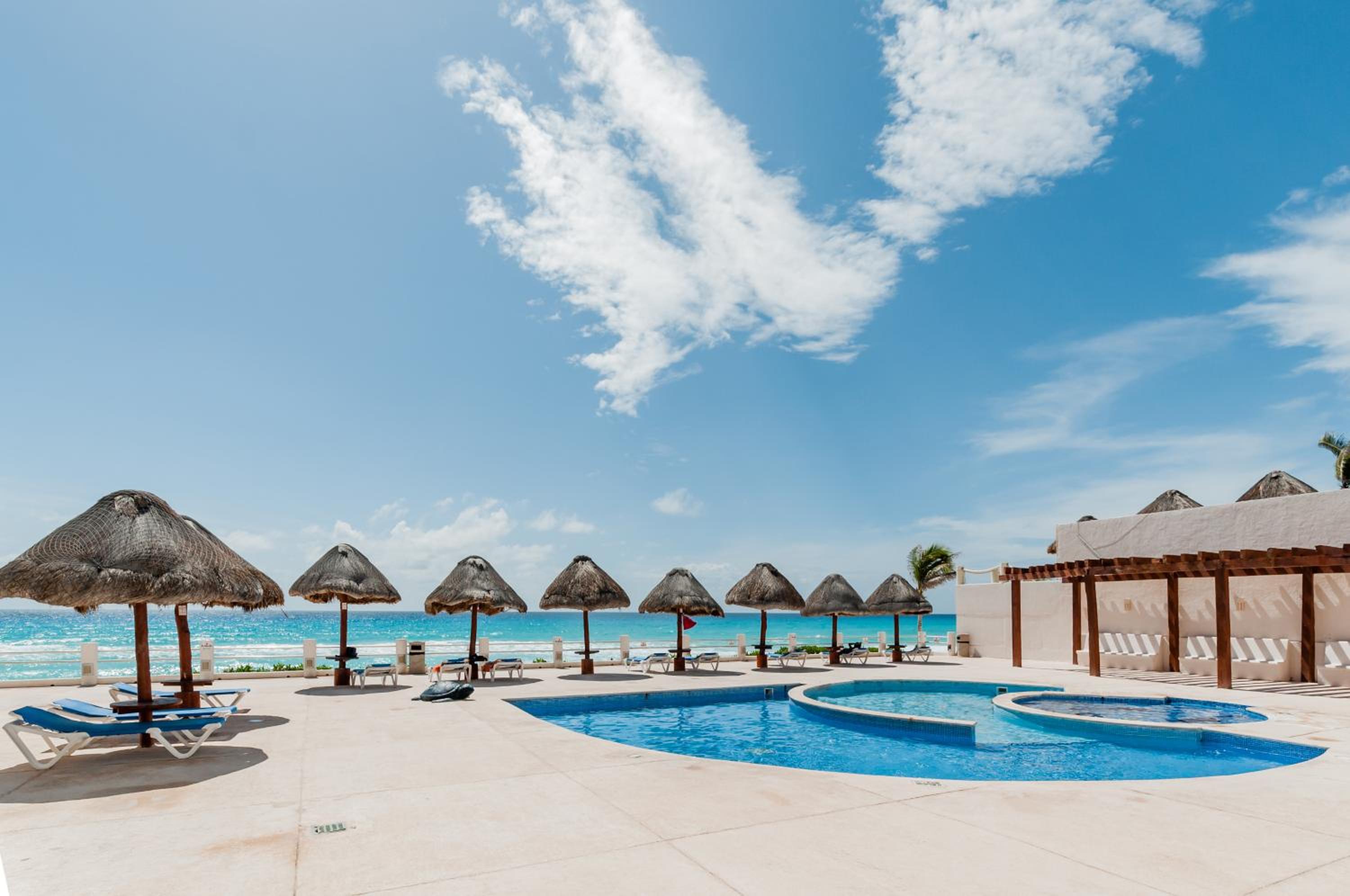 HotelZone L20 Beach Access