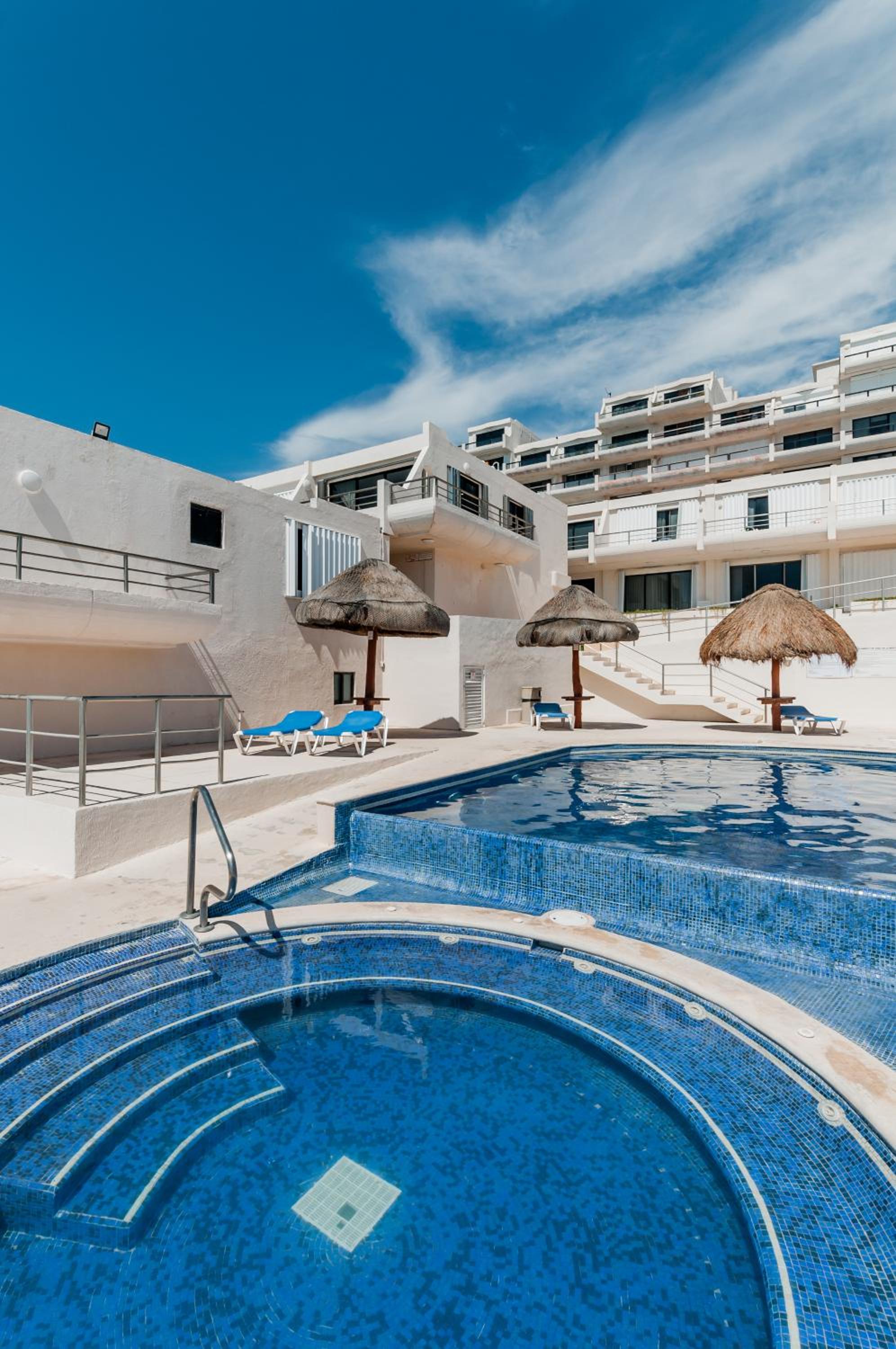 HotelZone L20 Beach Access