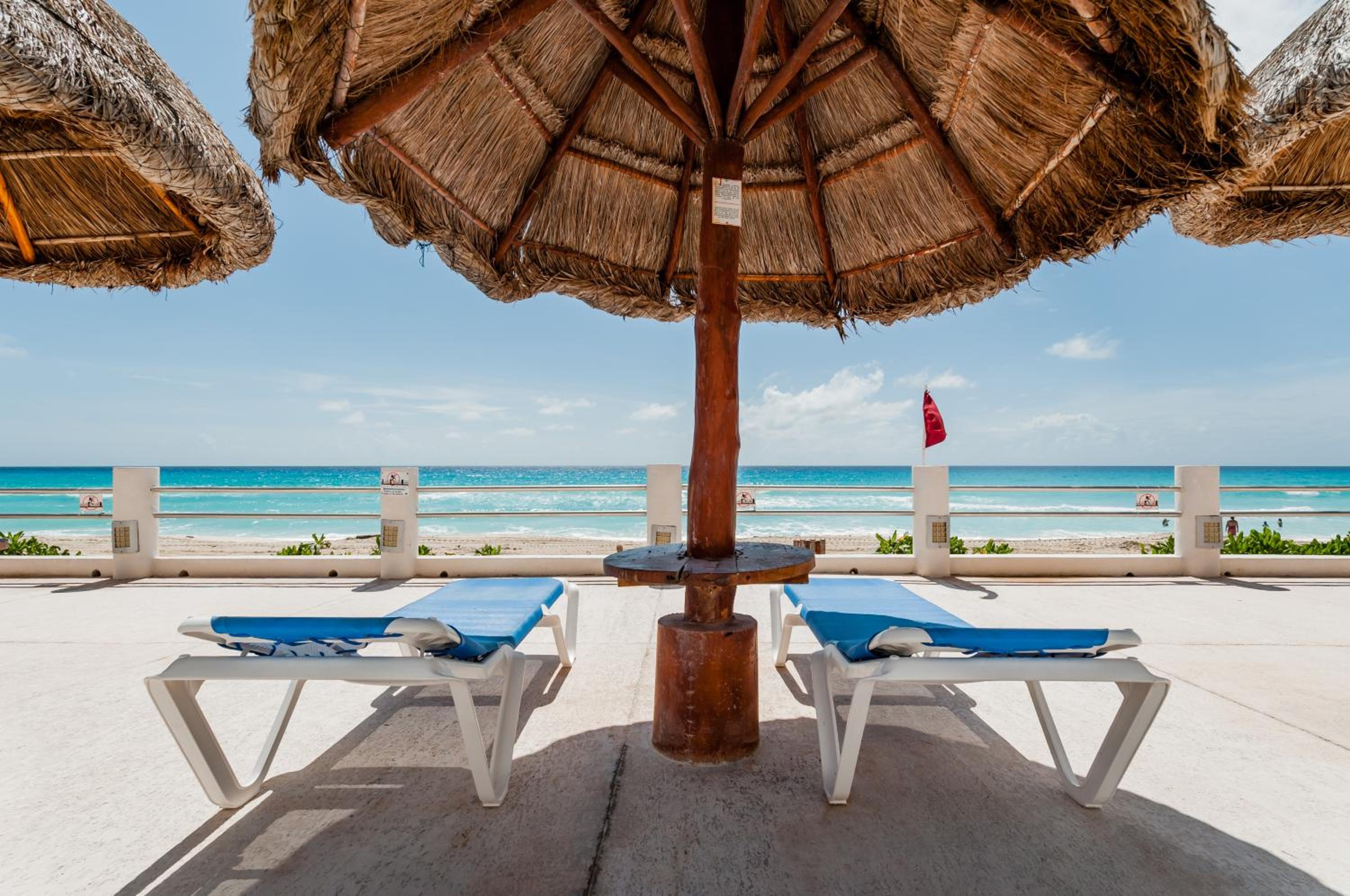 HotelZone L20 Beach Access