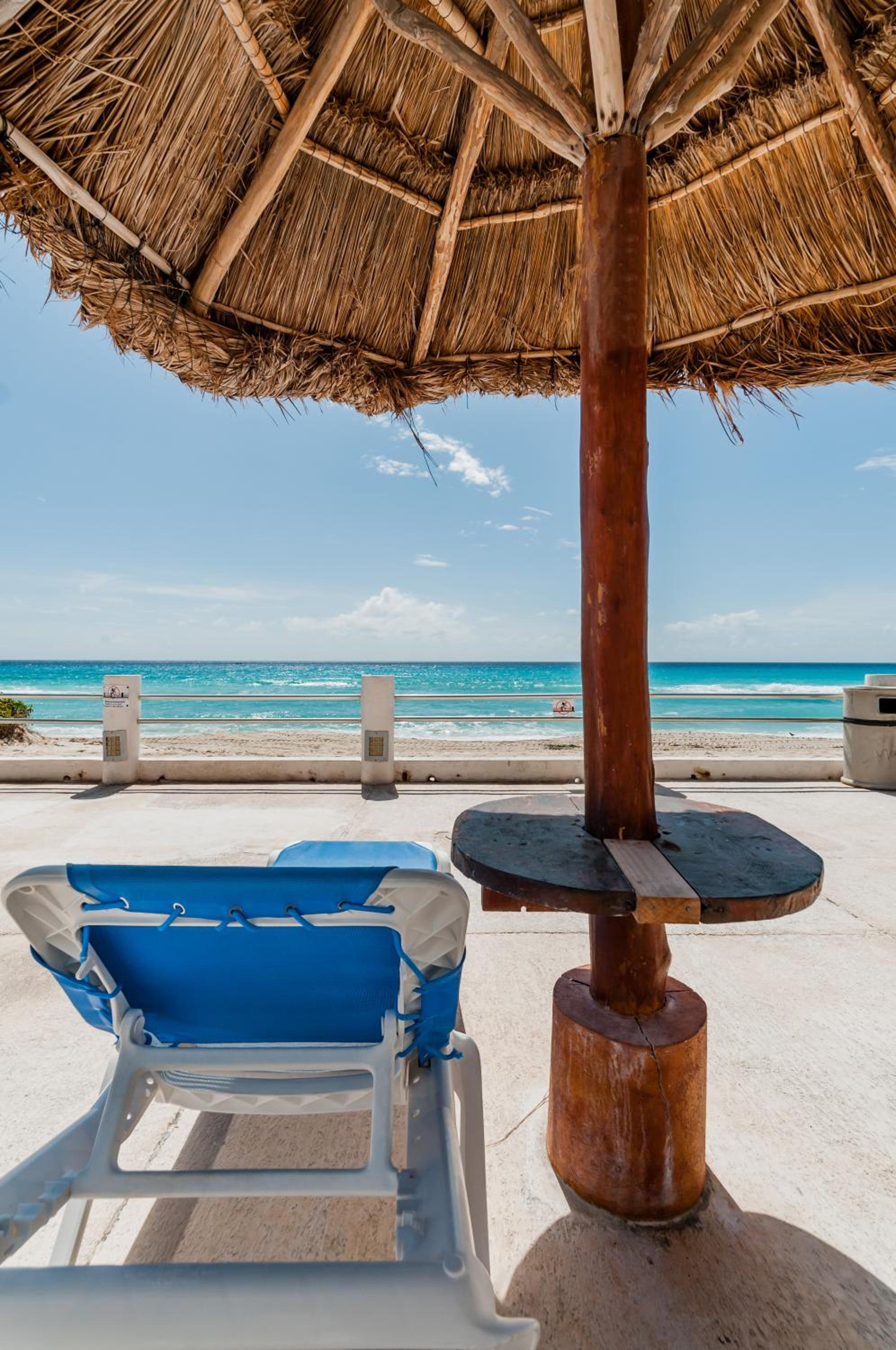 HotelZone L20 Beach Access