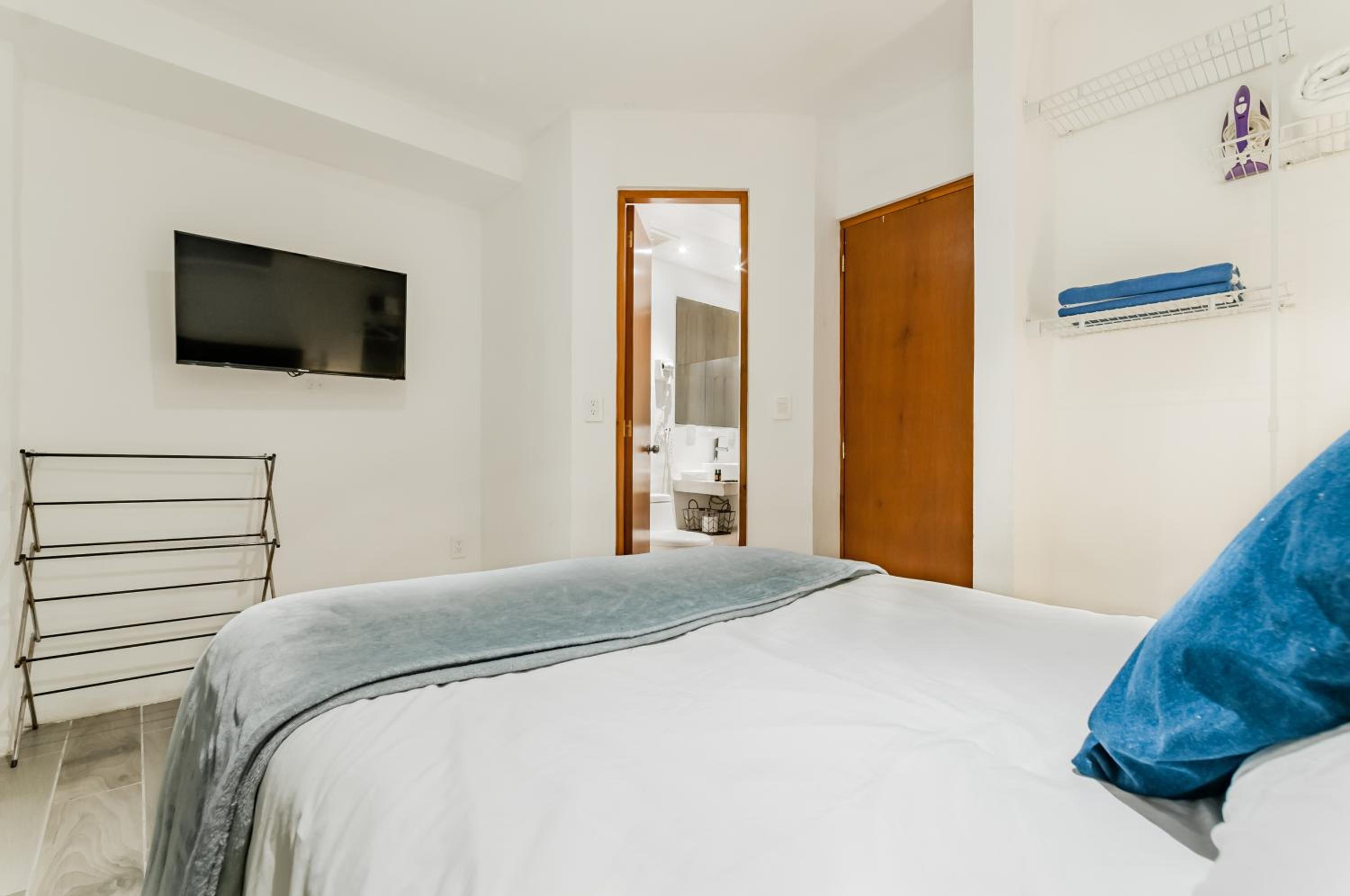 HotelZone L20 Beach Access