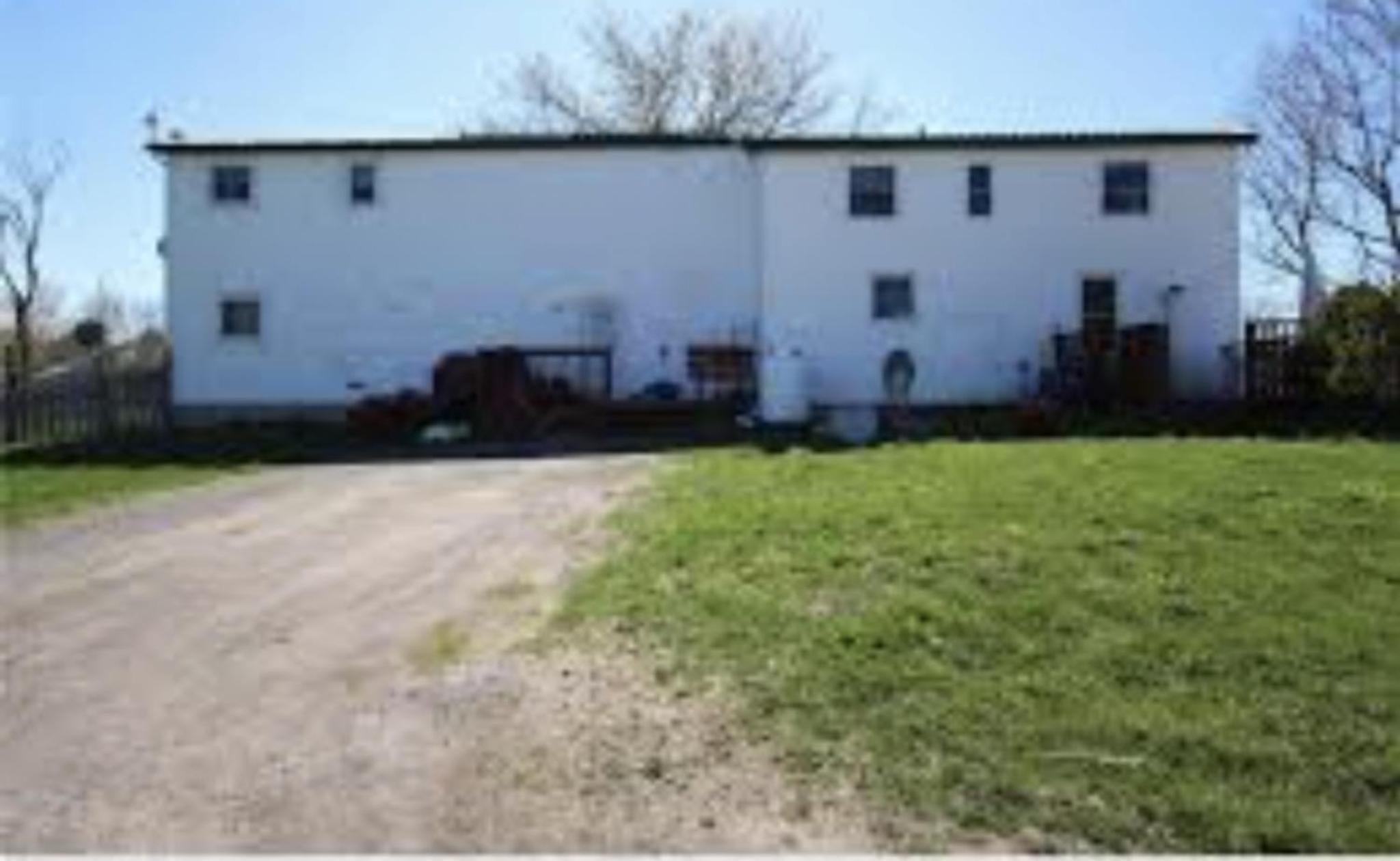 Private 2 bedroom apartment, upstairs, no contact check in view 3