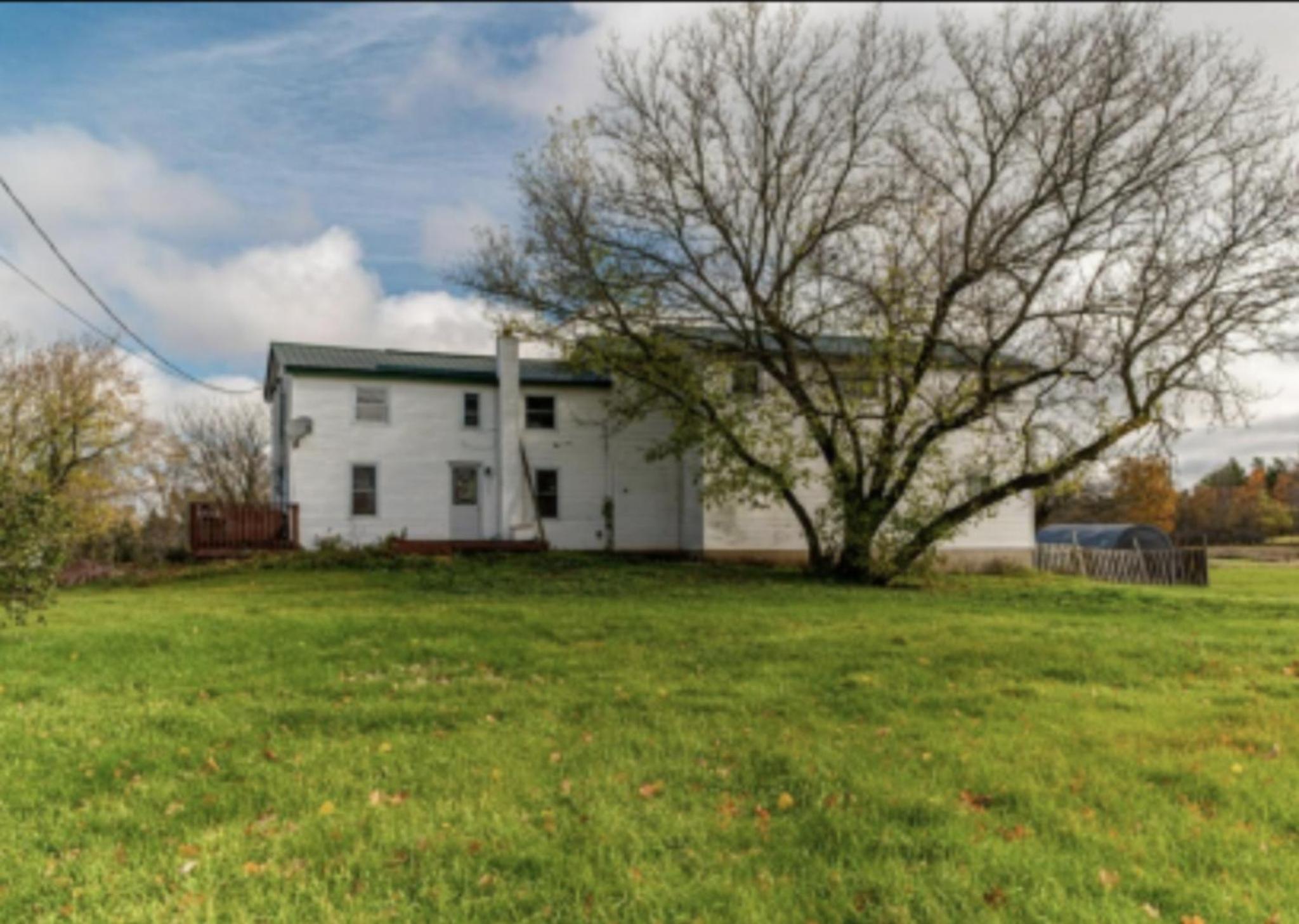Private 2 bedroom apartment, upstairs, no contact check in view 2