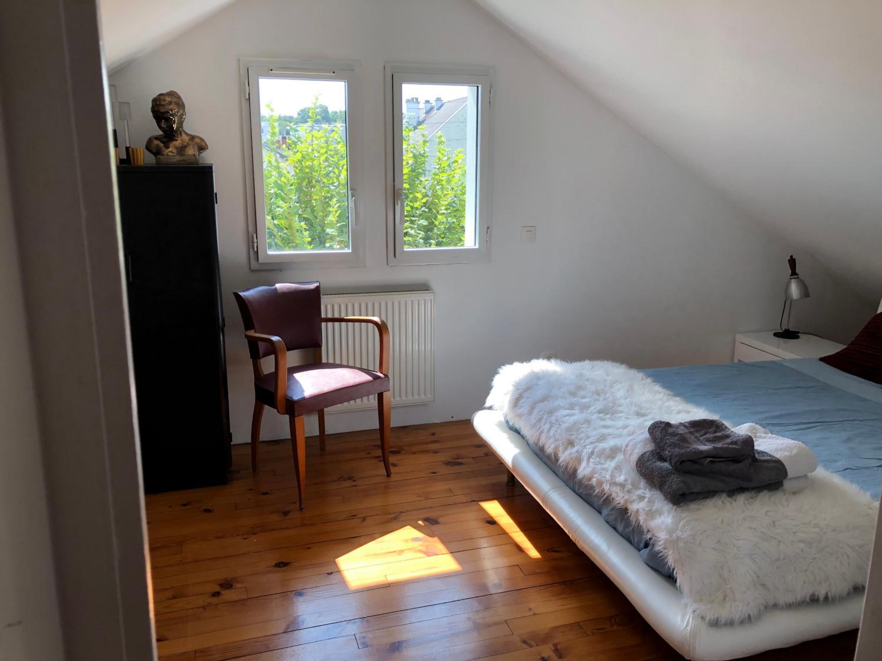 Chambre hôtes nichée sous les toits view 2
