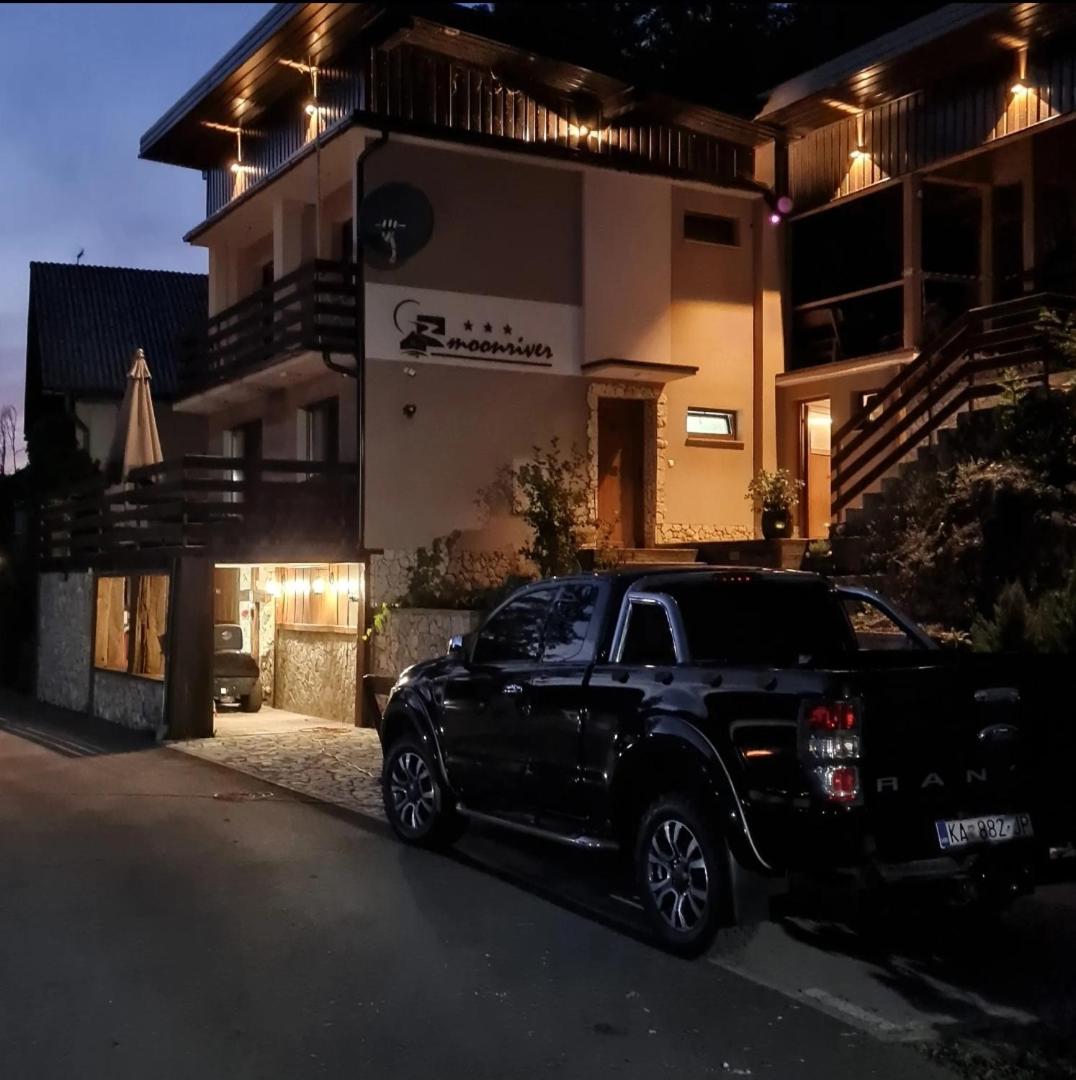 Moonriver Apartment