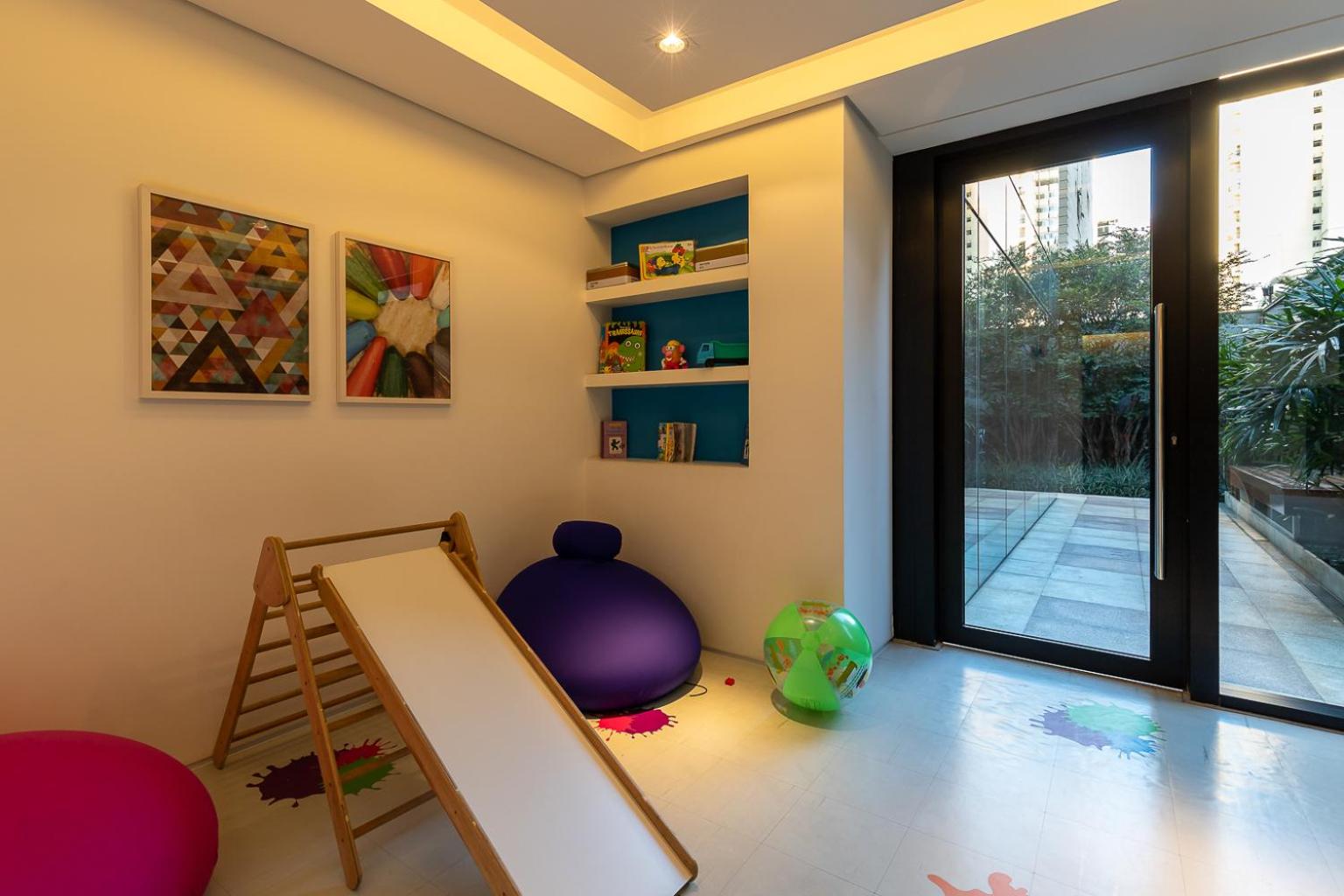 Loft em Moema, próximo ao Metro, com estacionamento no condomínio