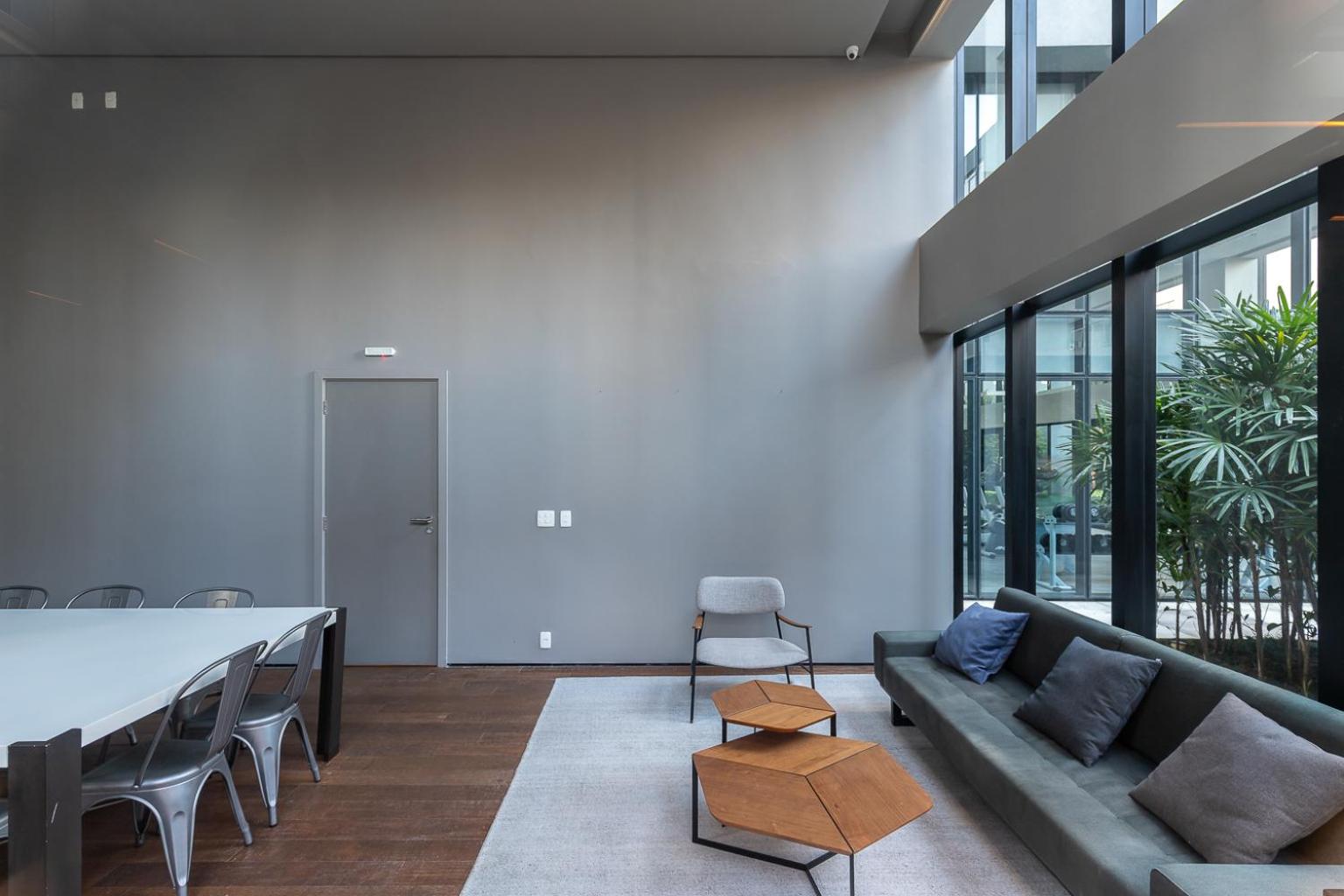 Loft em Moema, próximo ao Metro, com estacionamento no condomínio