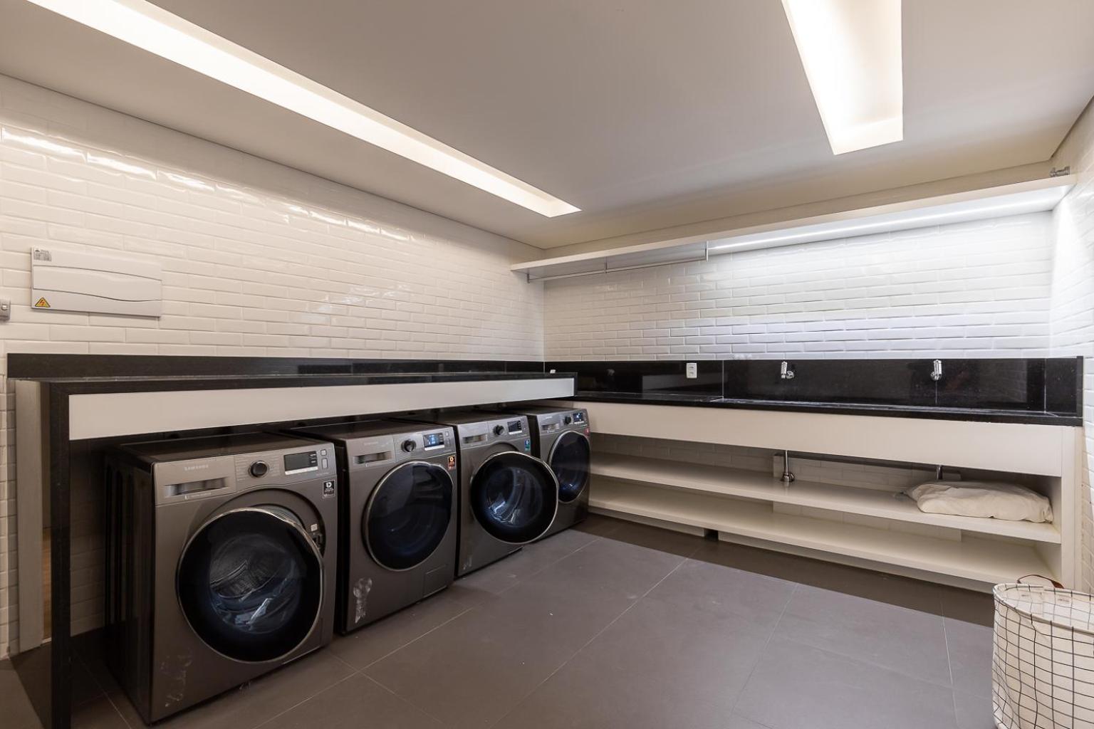Loft em Moema, próximo ao Metro, com estacionamento no condomínio