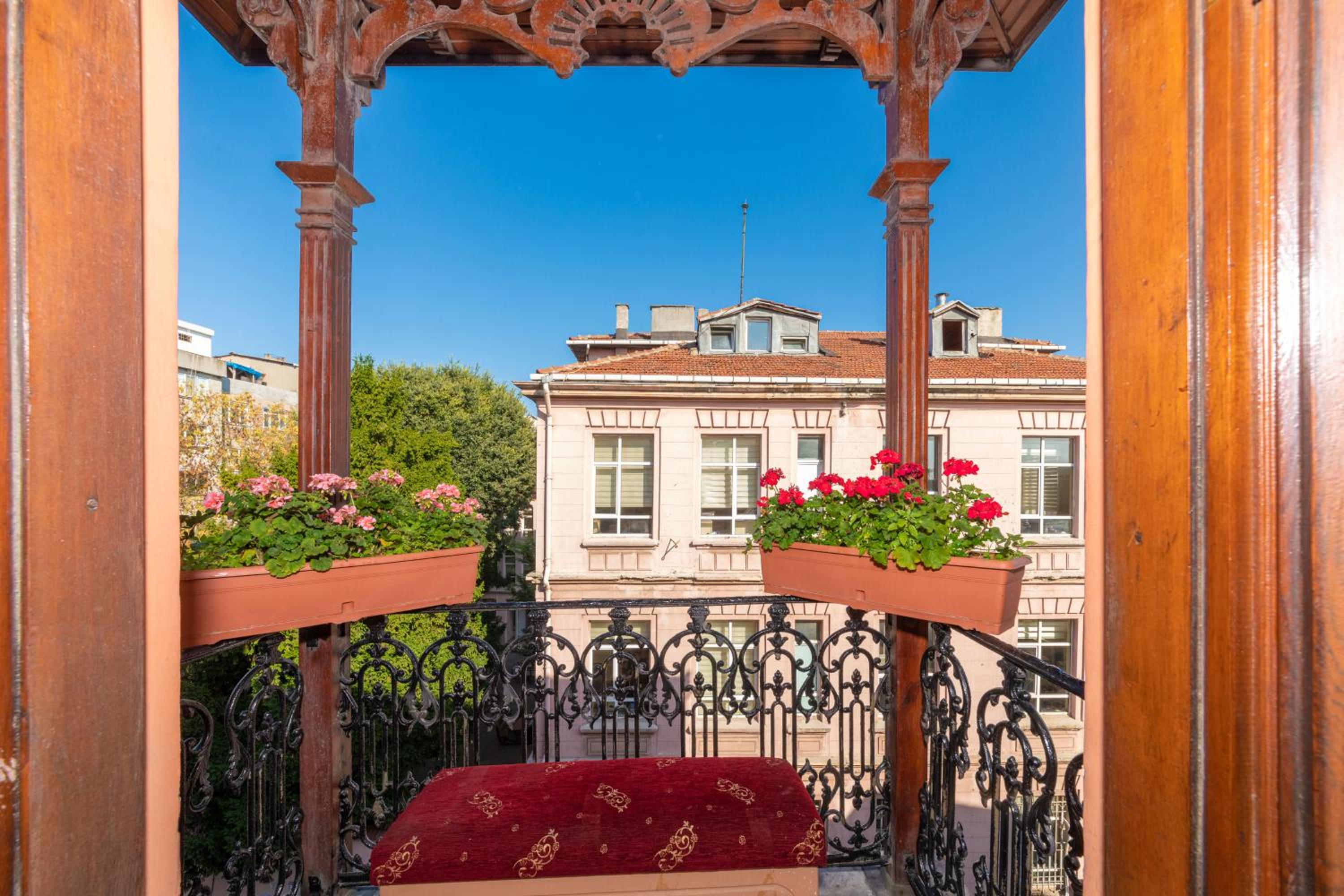 Ista Palace Hotel - Image 81