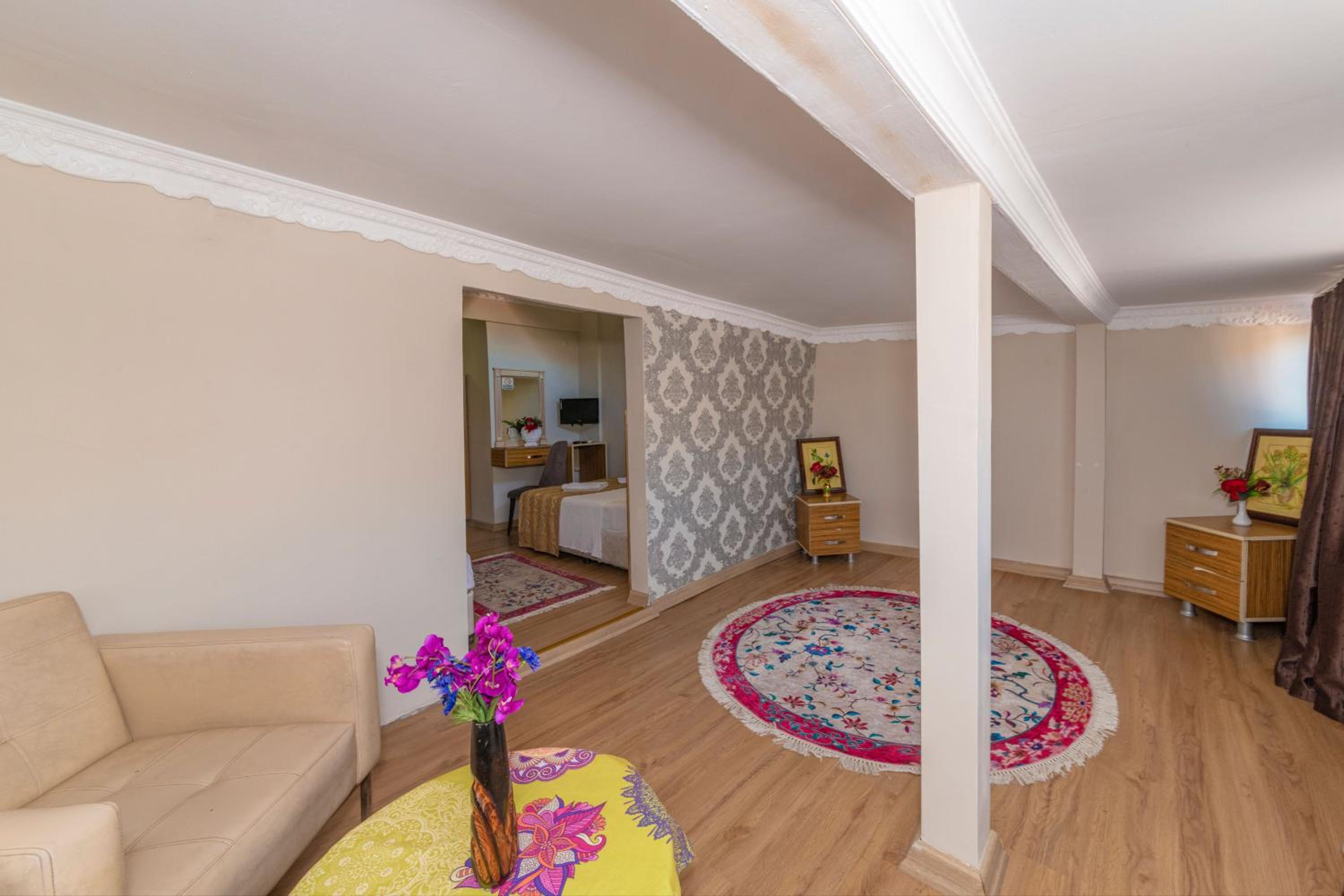 Ista Palace Hotel - Image 149