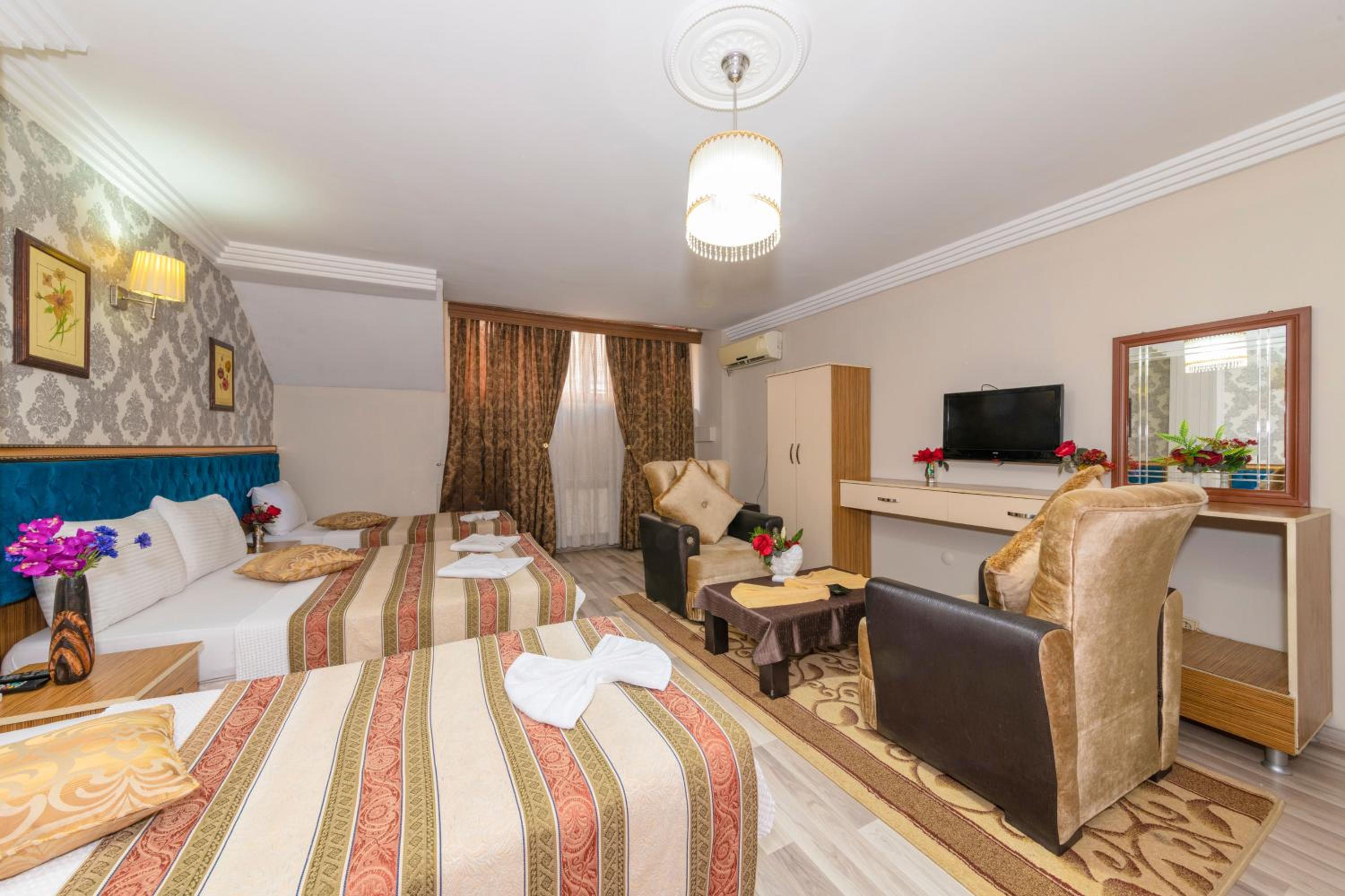 Ista Palace Hotel - Image 38