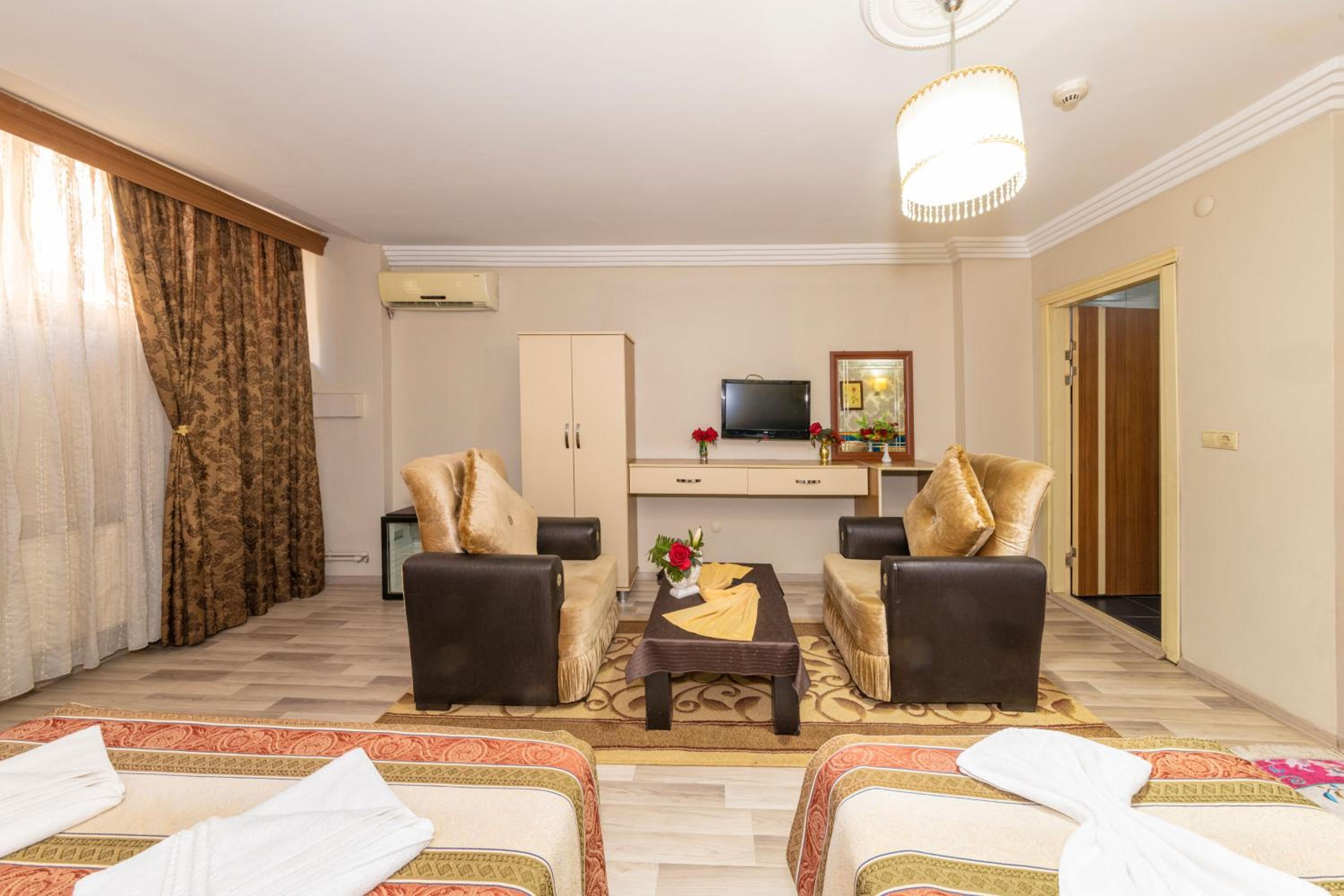 Ista Palace Hotel - Image 127