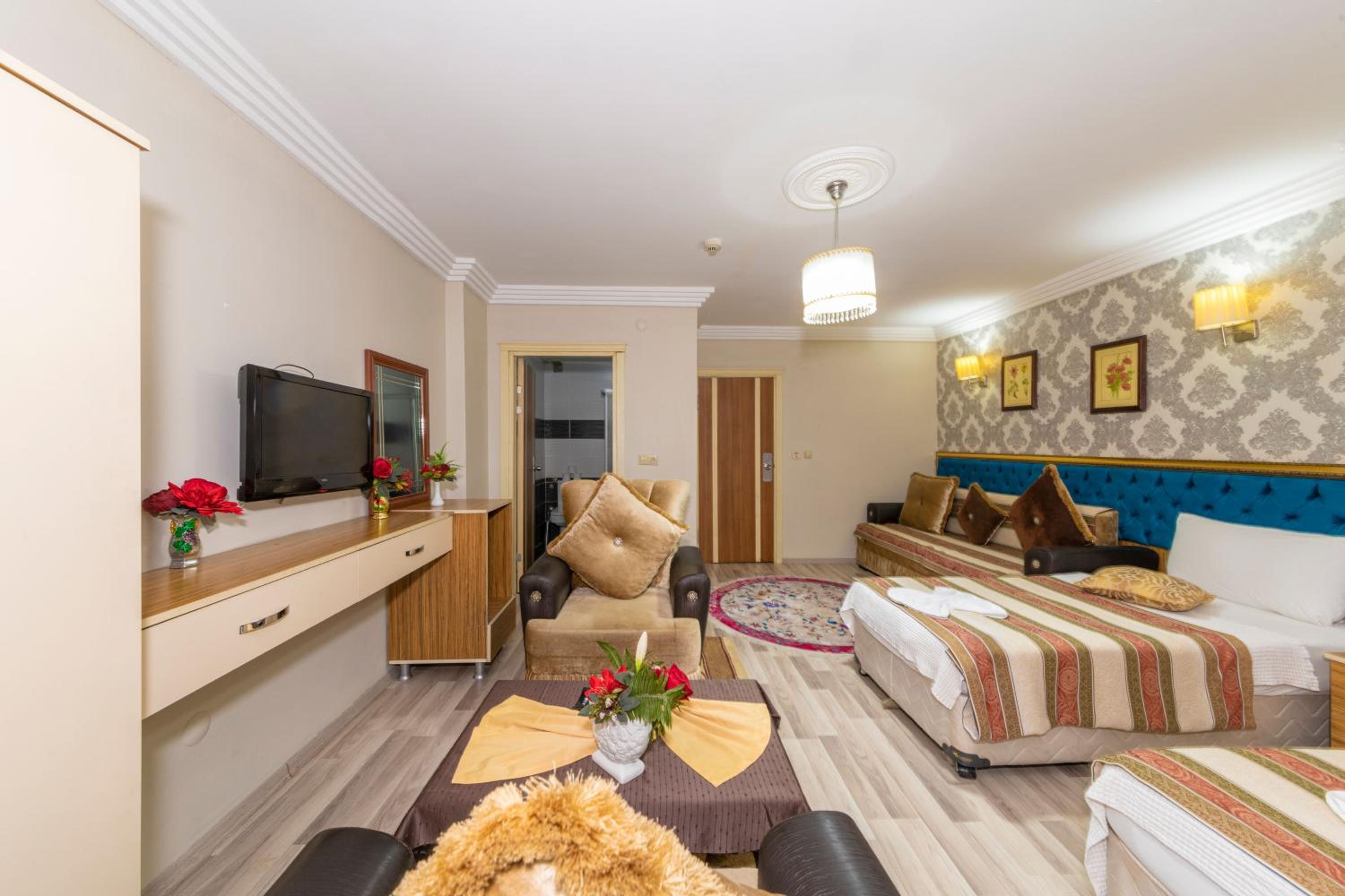 Ista Palace Hotel - Image 32