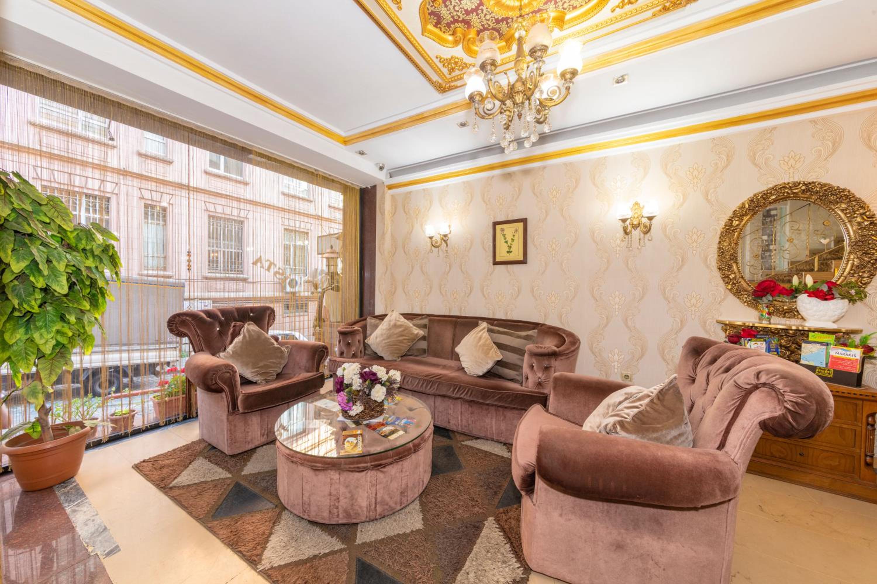 Ista Palace Hotel - Image 105