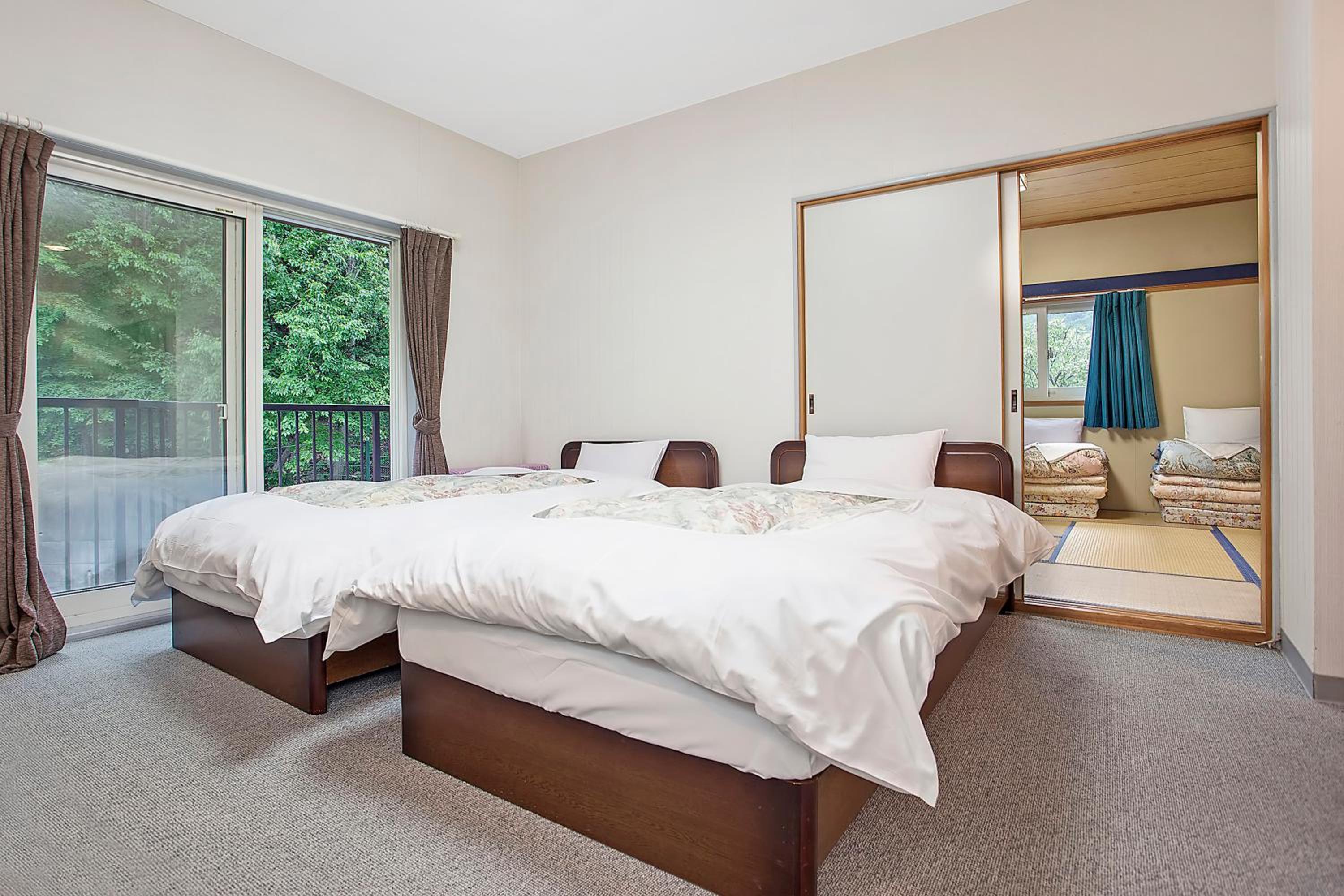 Tenjin Lodge
