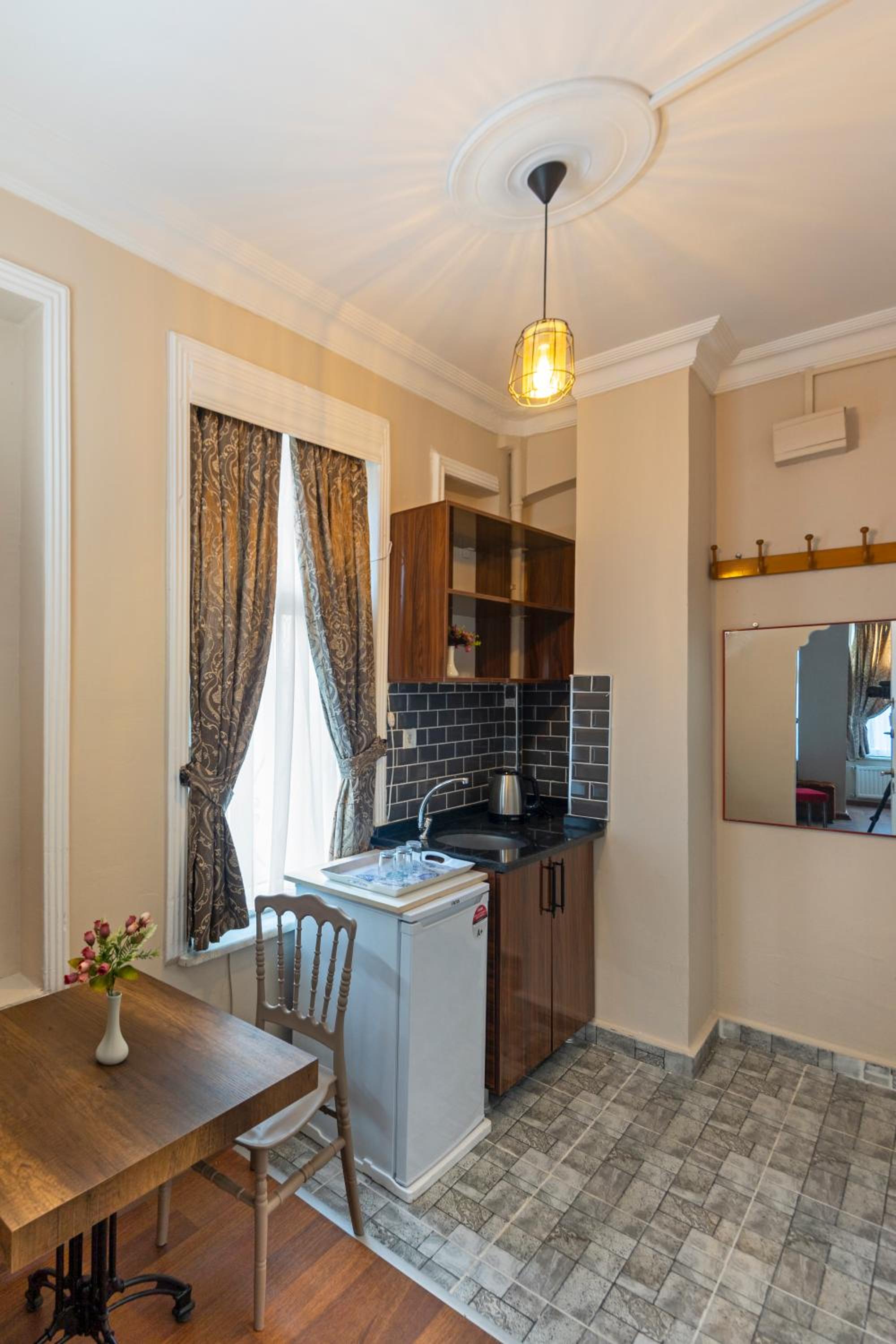 Grey House Apartments & Suites Istanbul