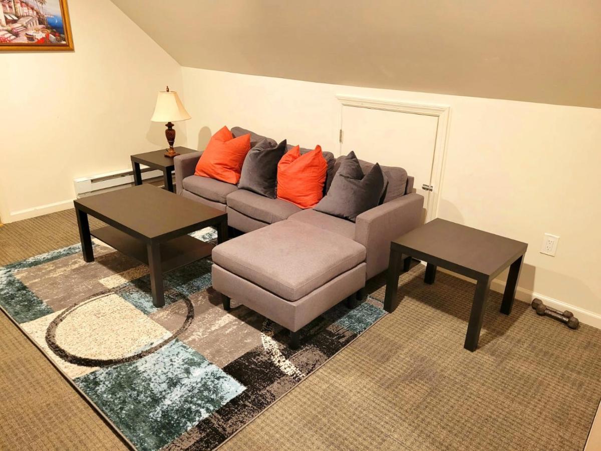 Delightful well located one bedroom attic view 4