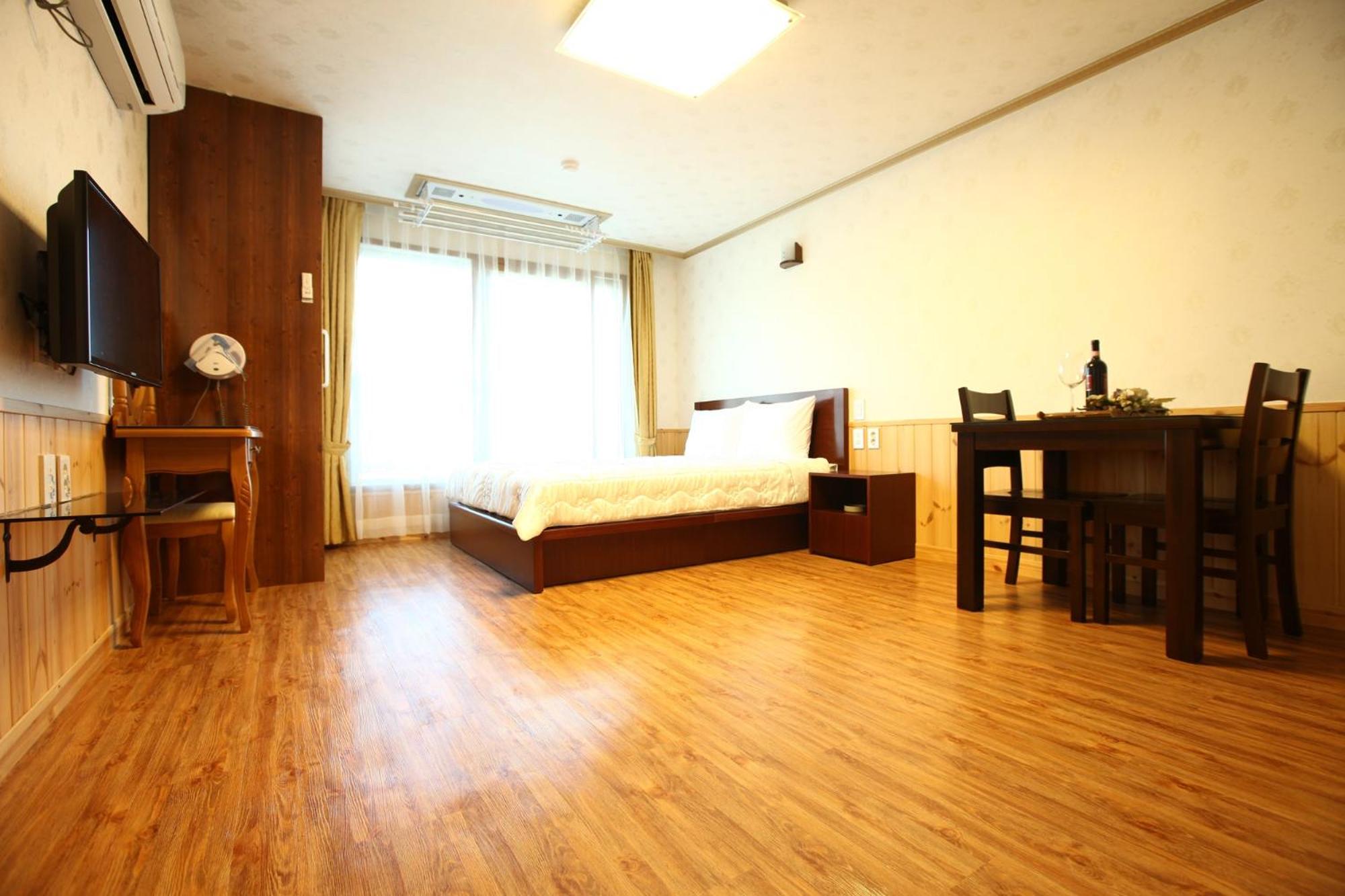 Jungmun Haesung Parktel