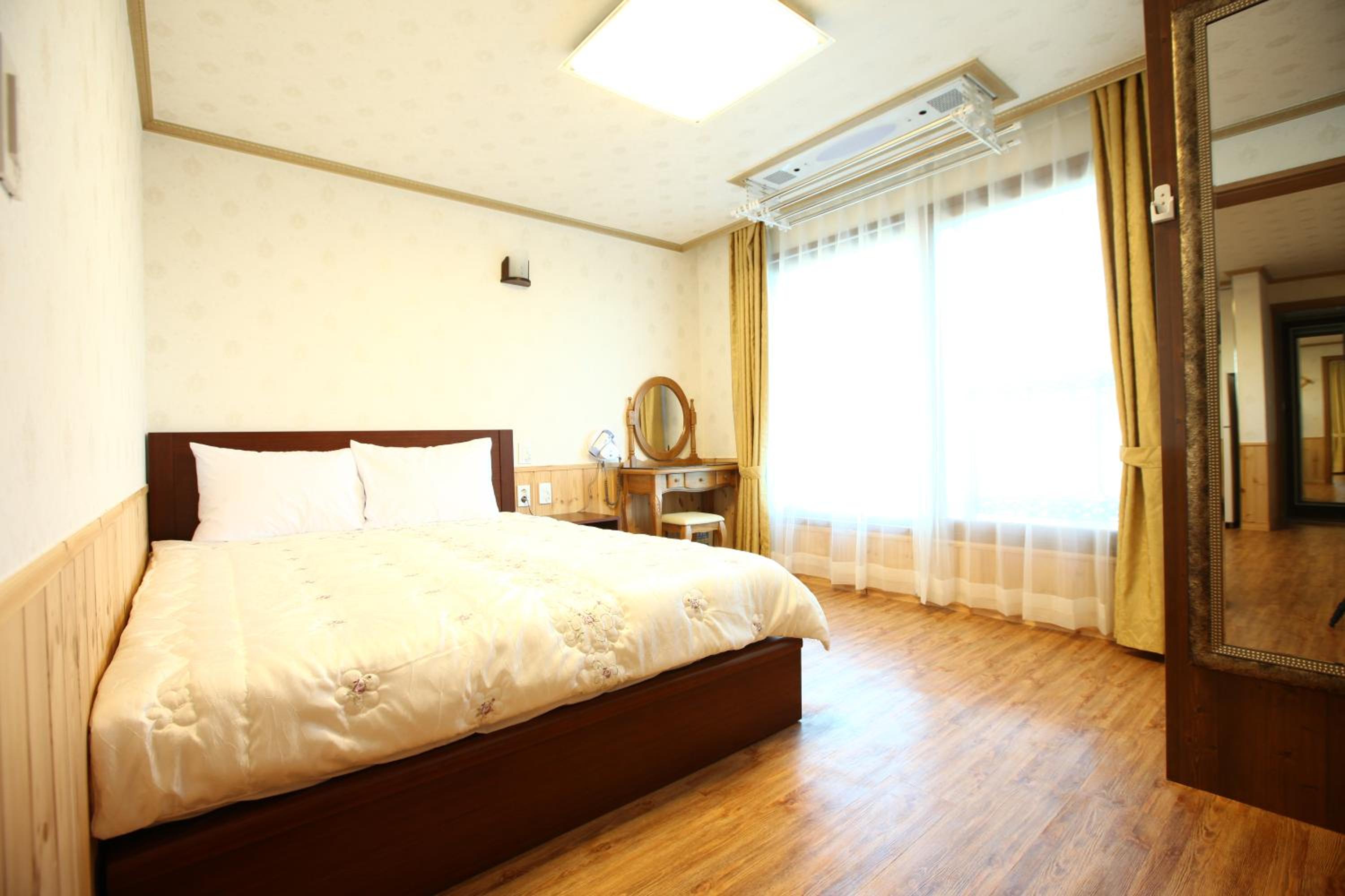 Jungmun Haesung Parktel