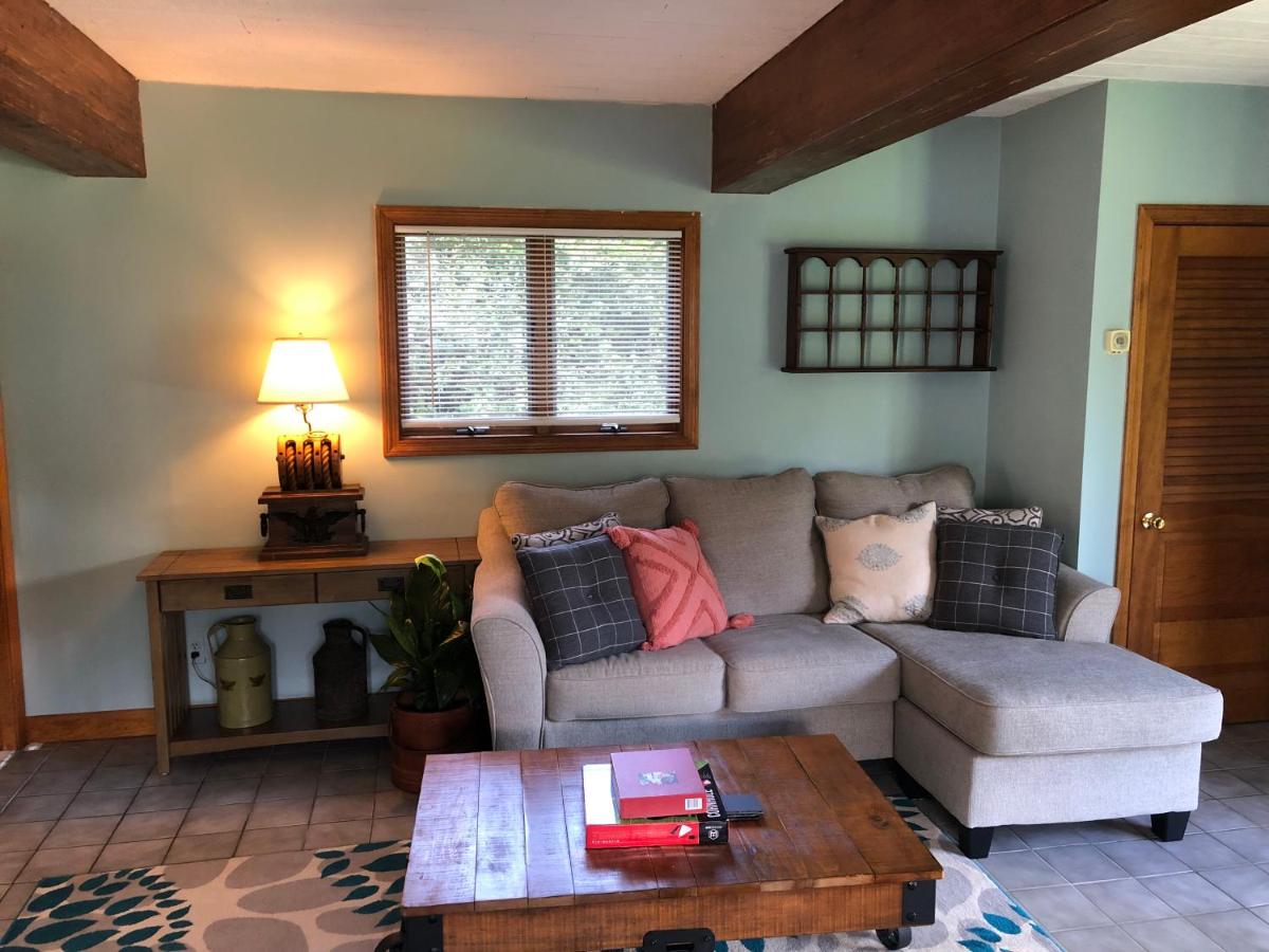 1 bed cottage, water views & water access view 2