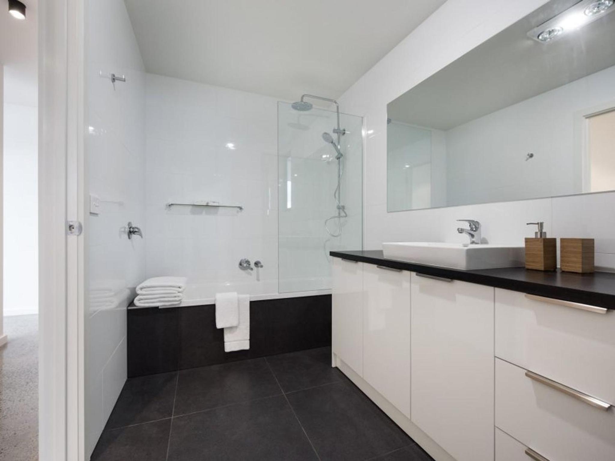 Arenas North - 2 bedroom dog friendly home