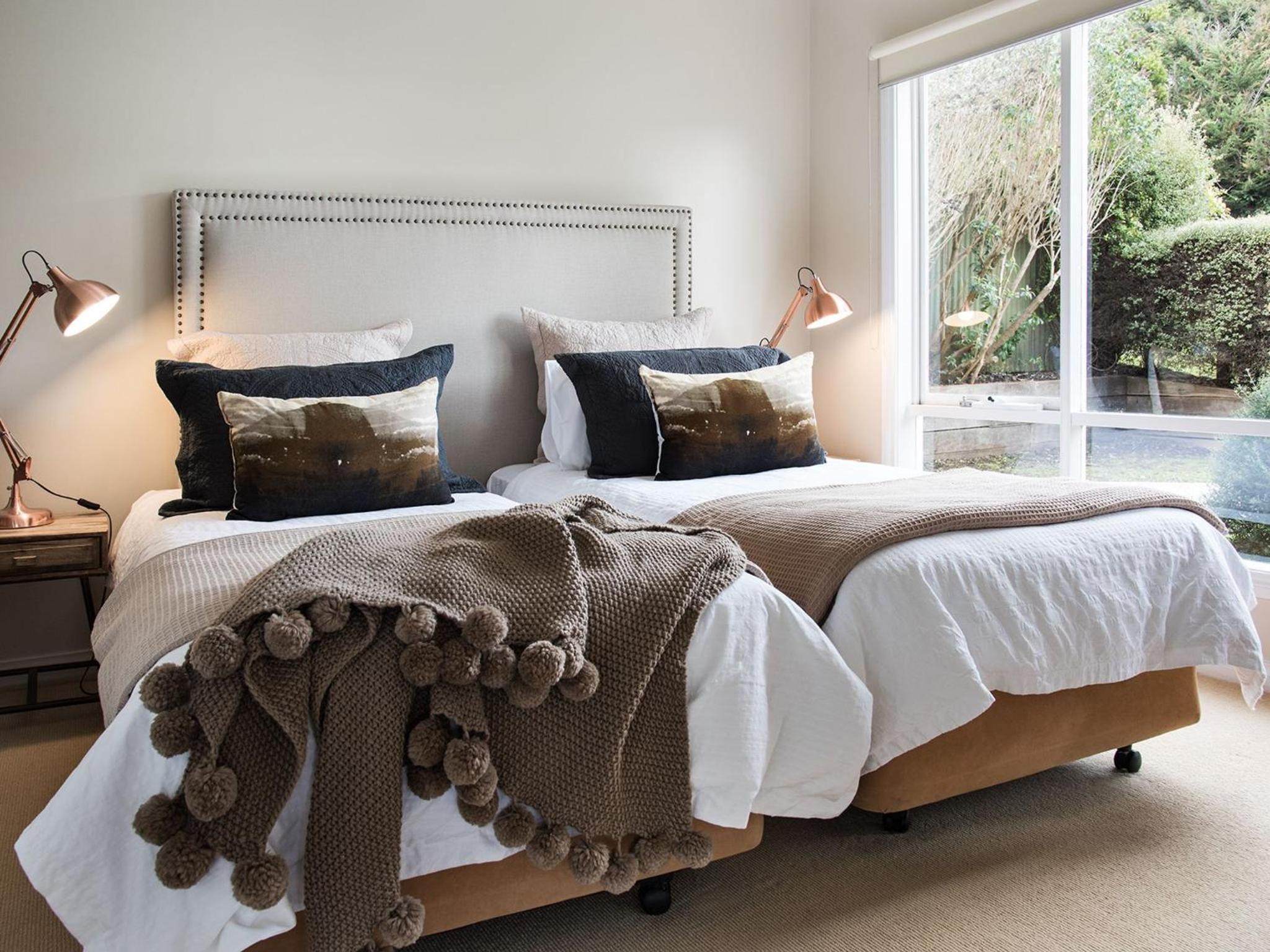 Accolade -3 bedroom, close to Lake Daylesford view 5